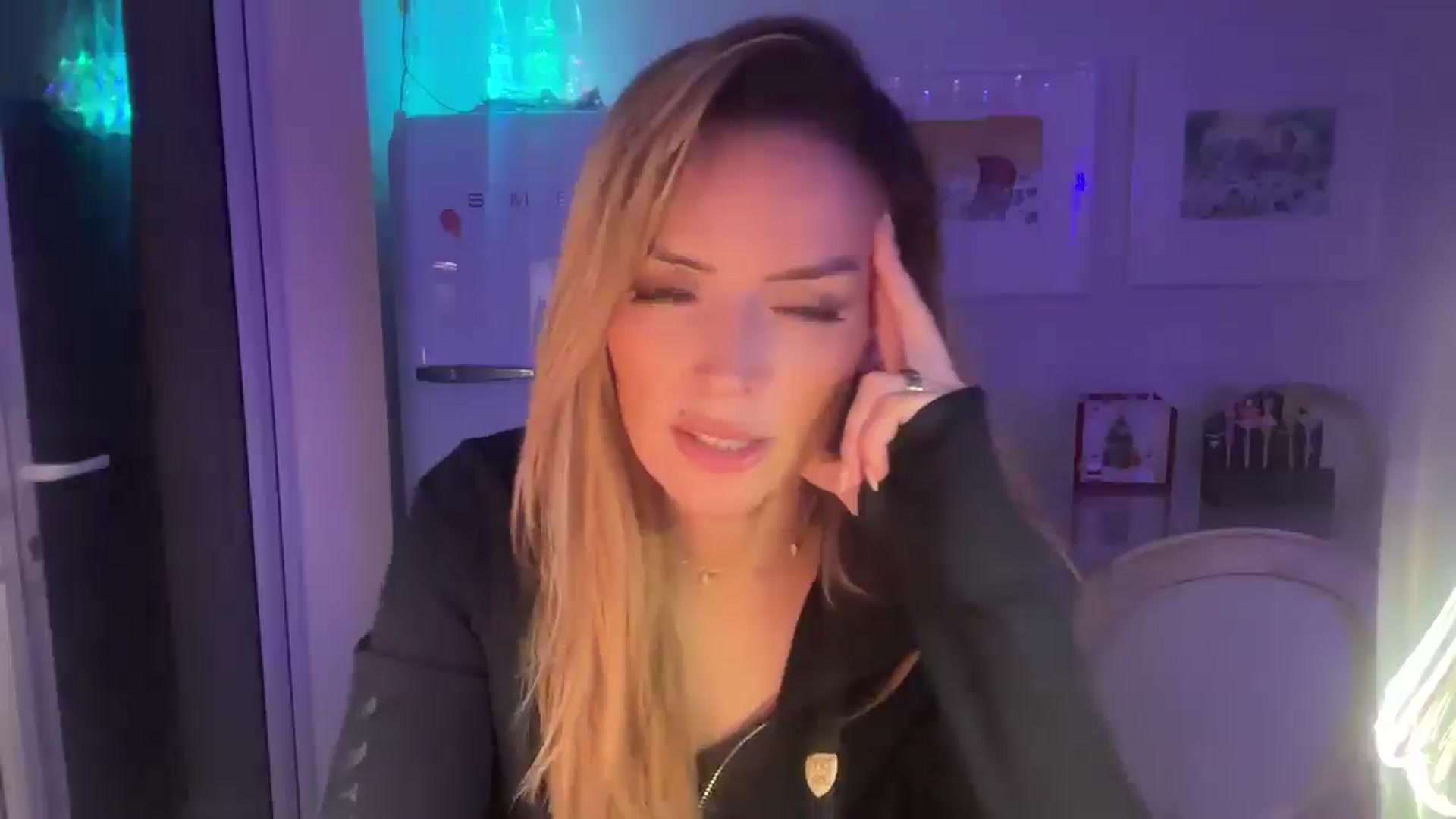 Gallery image thumbnail from Courtney's myfreecams stream on, 12/08/2025, 21:24 image 4 of 20