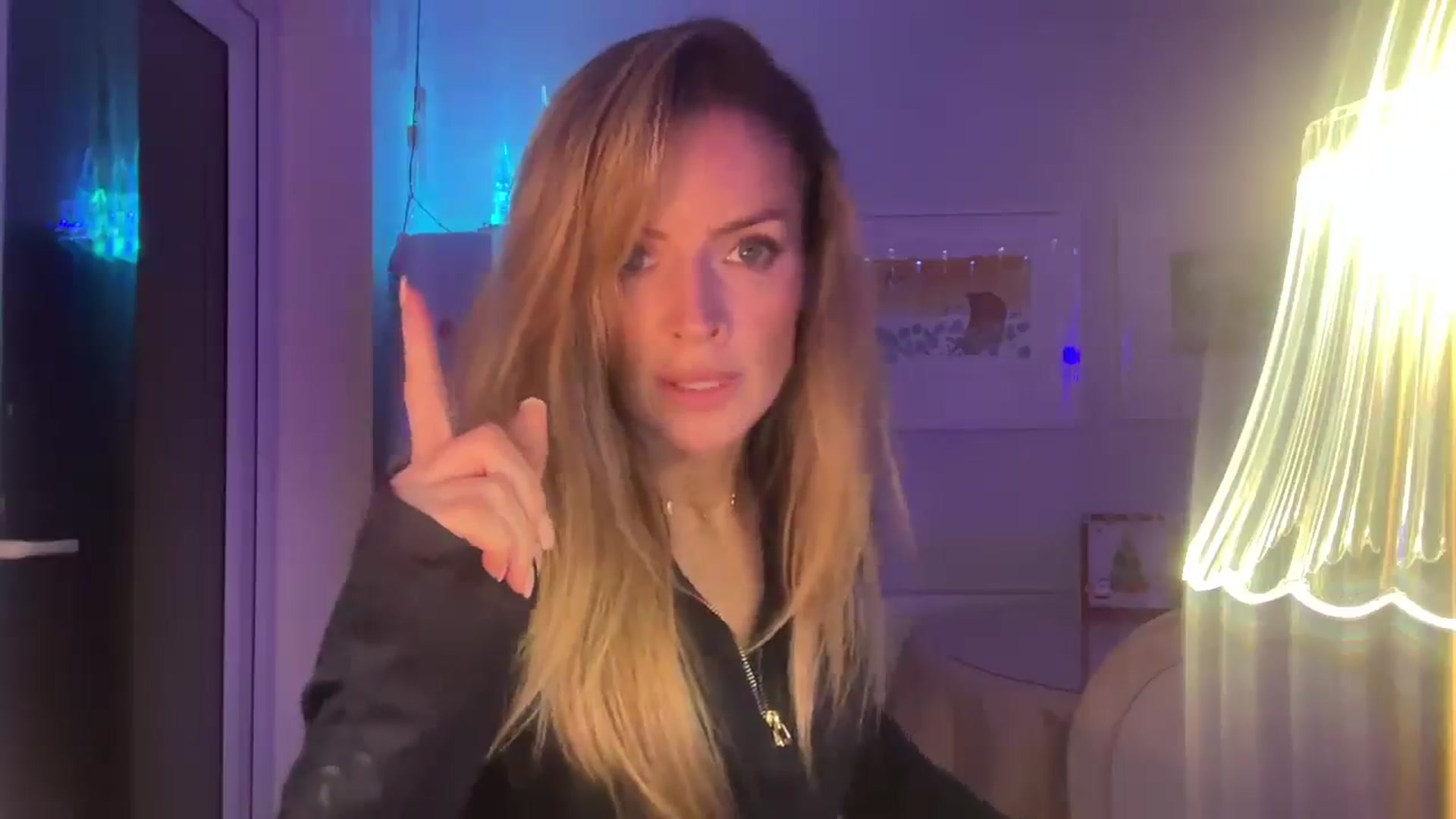 Gallery image thumbnail from Courtney's myfreecams stream on, 12/08/2025, 21:49 image 9 of 20