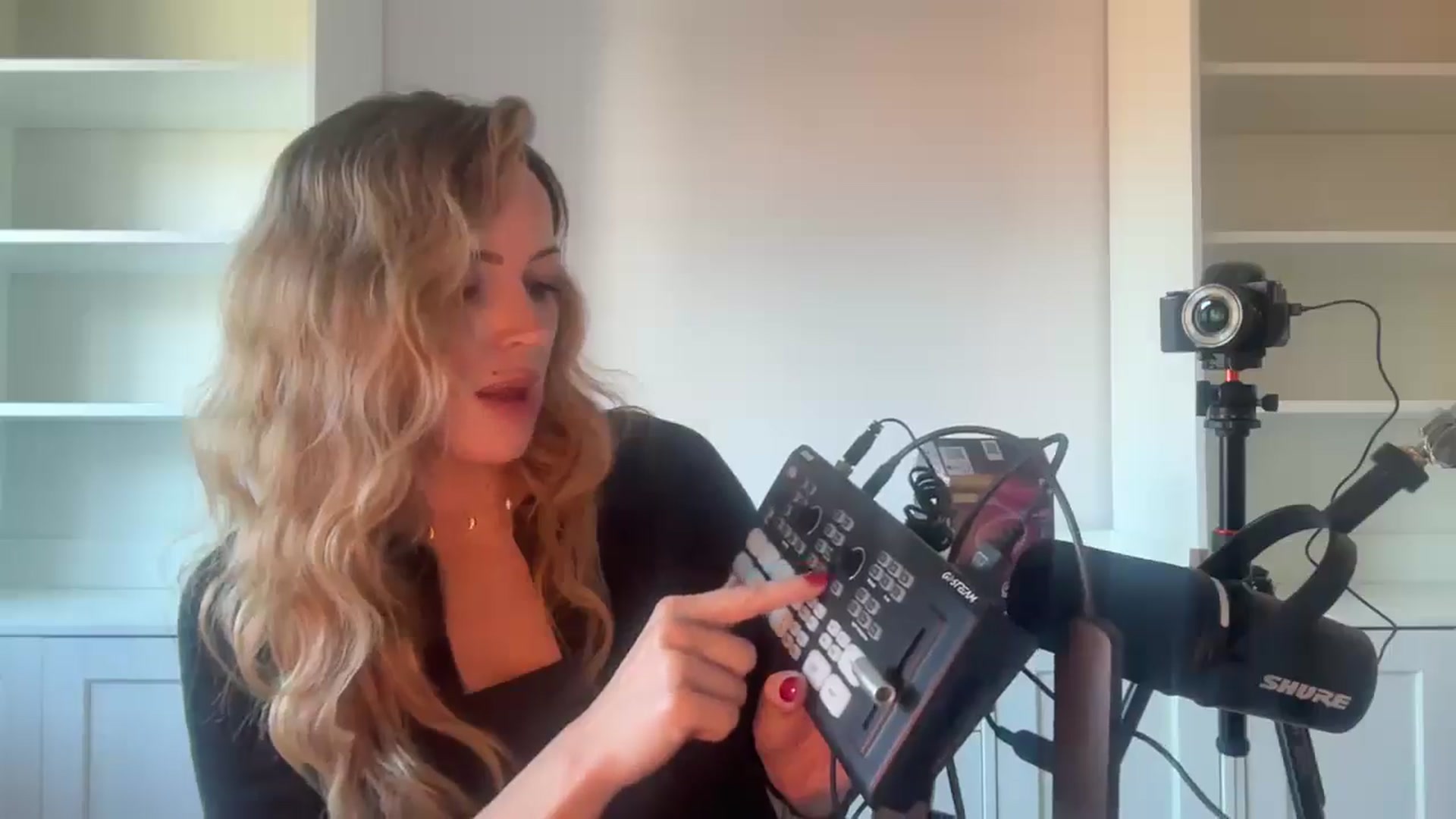 Gallery image thumbnail from Courtney's myfreecams stream on, 12/10/2025, 15:02 image 6 of 20