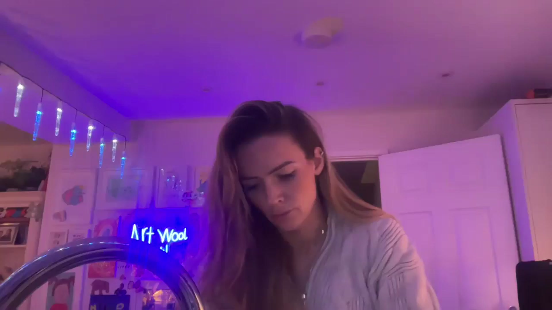 Gallery image thumbnail from Courtney's myfreecams stream on, 12/13/2025, 18:30 image 7 of 20