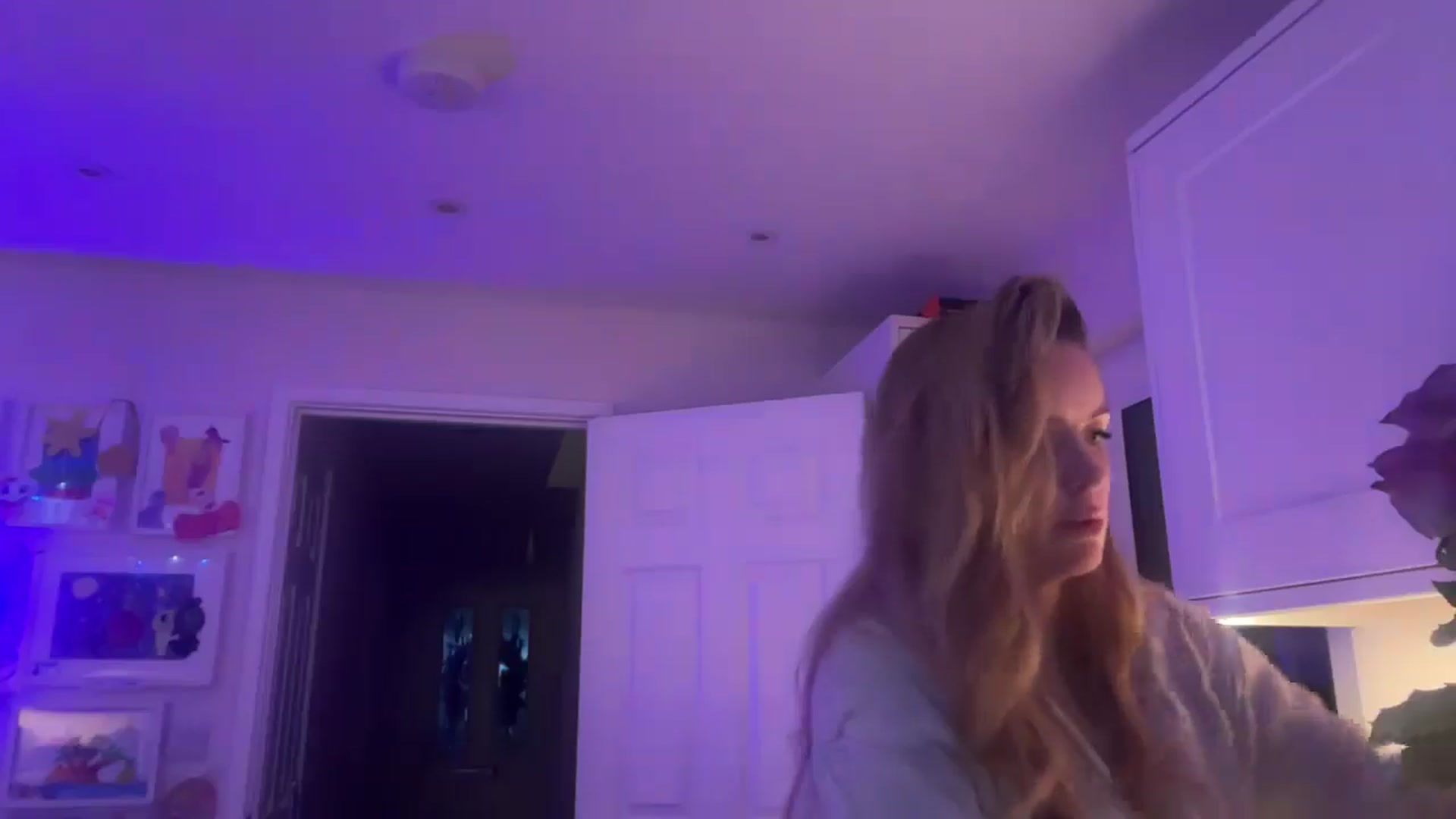 Gallery image thumbnail from Courtney's myfreecams stream on, 12/13/2025, 18:30 image 6 of 20