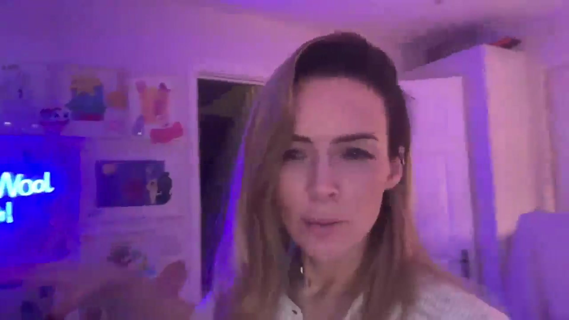 Gallery image thumbnail from Courtney's myfreecams stream on, 12/13/2025, 22:53 image 19 of 20