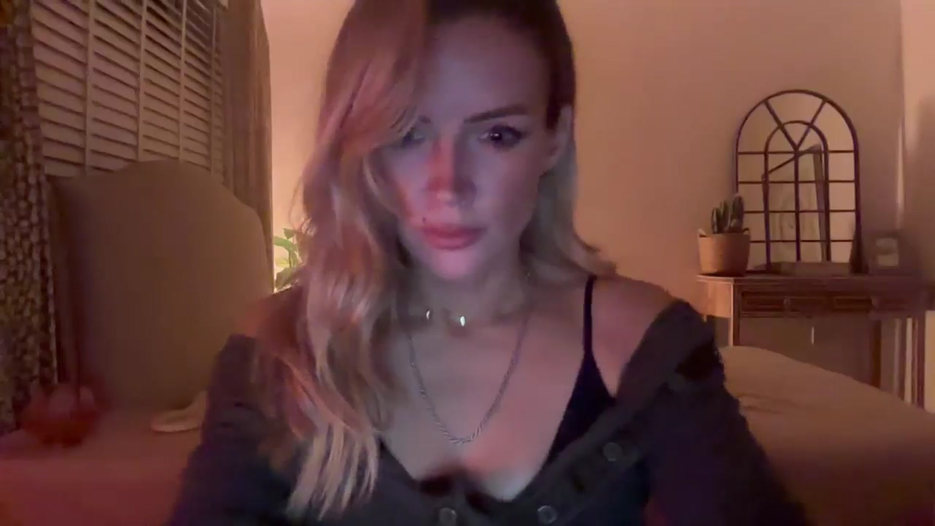 Gallery image thumbnail from Courtney's myfreecams stream on, 01/31/2026, 23:48 image 17 of 20
