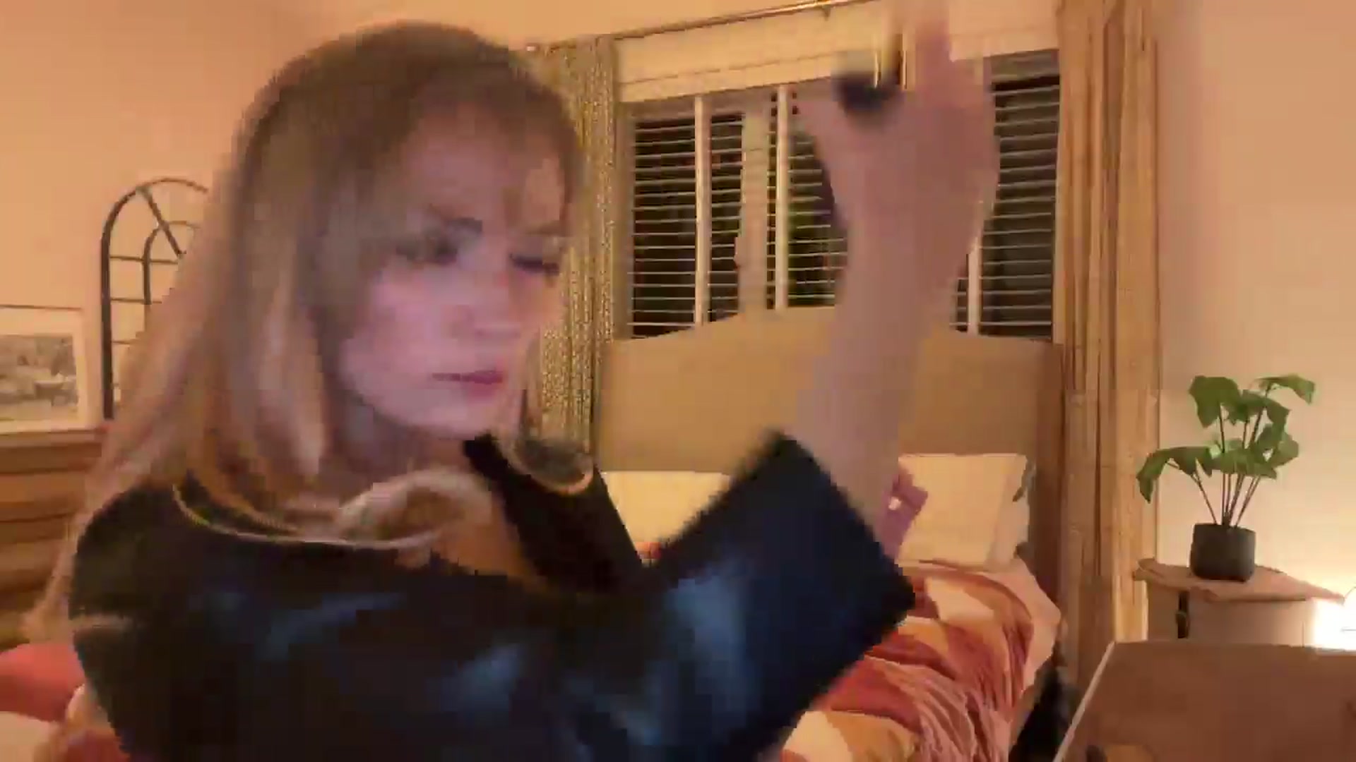 Gallery image thumbnail from Courtney's myfreecams stream on, 02/09/2026, 18:17 image 10 of 20