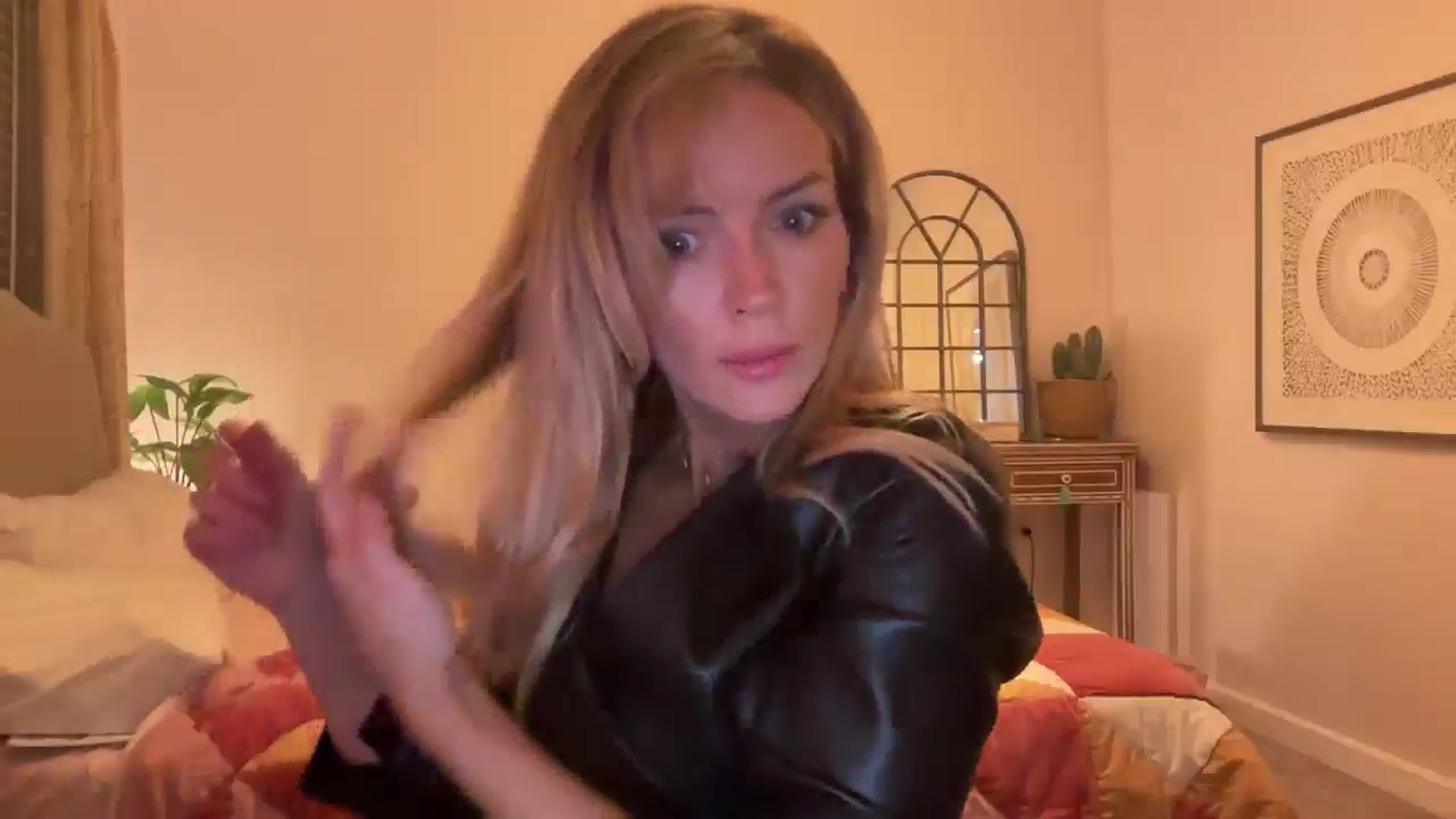 Gallery image thumbnail from Courtney's myfreecams stream on, 02/09/2026, 18:17 image 9 of 20