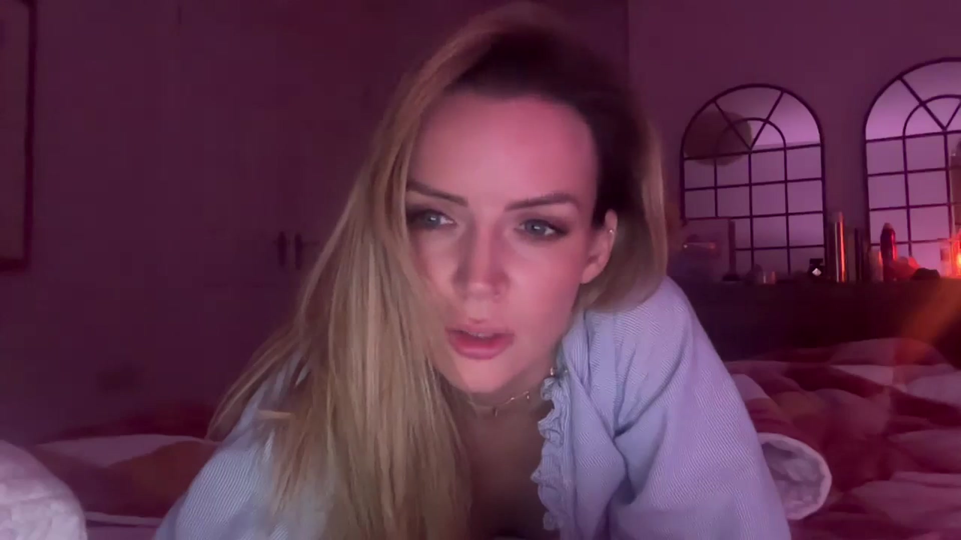 Gallery image thumbnail from Courtney's myfreecams stream on, 02/16/2026, 01:26 image 17 of 20