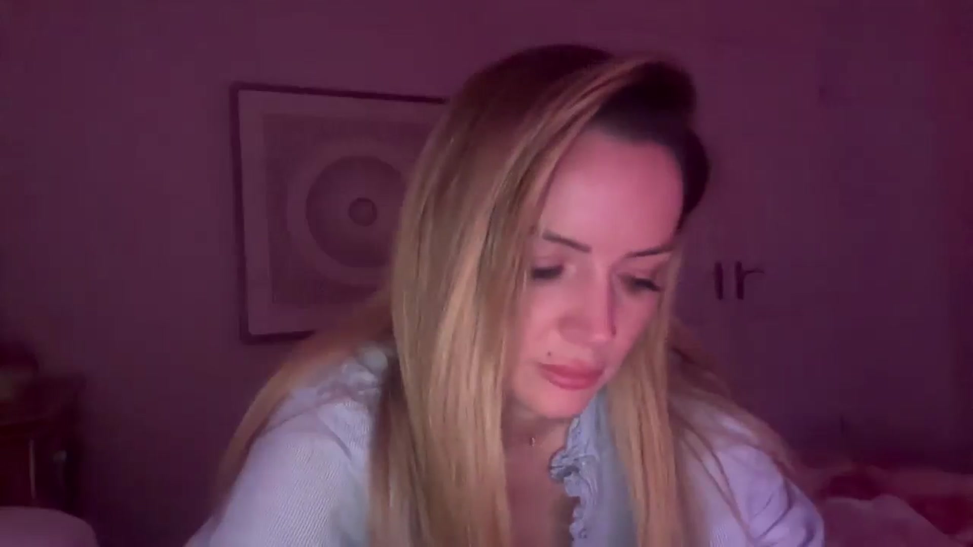 Gallery image thumbnail from Courtney's myfreecams stream on, 02/16/2026, 01:26 image 5 of 20