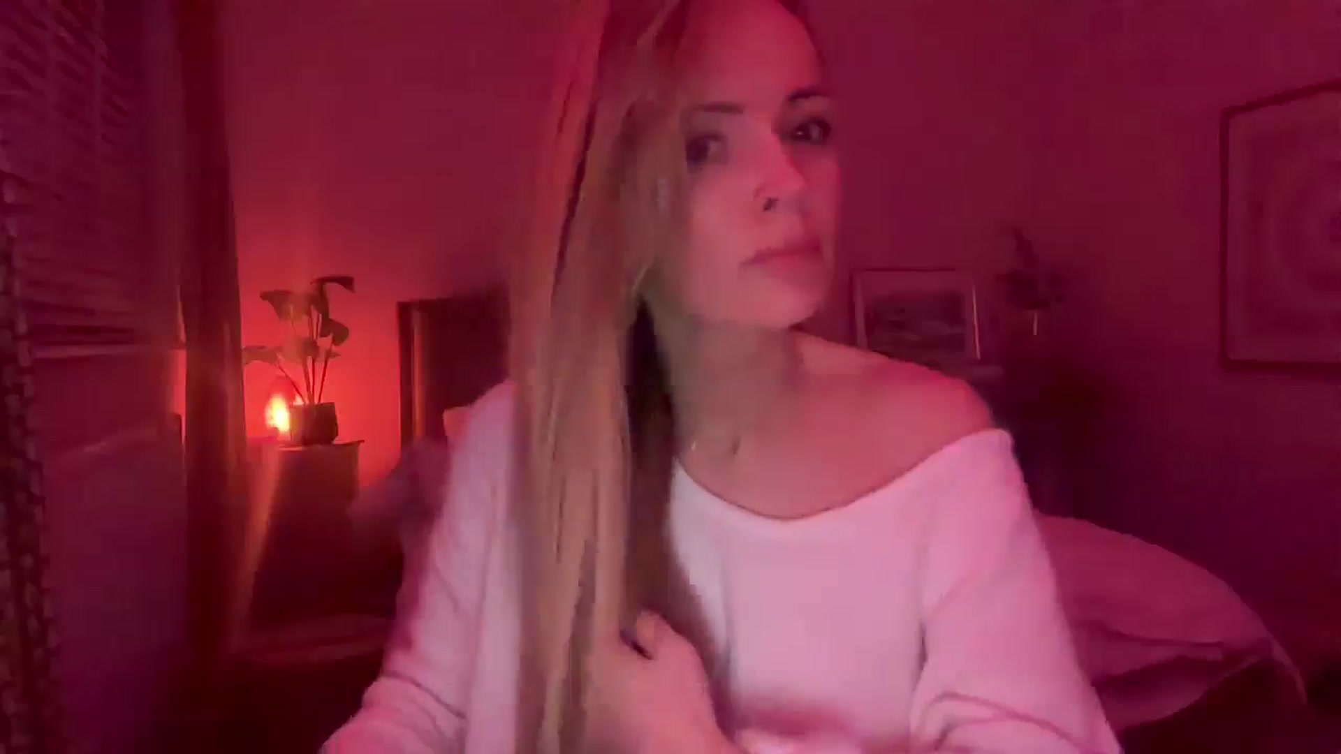 Gallery image thumbnail from Courtney's myfreecams stream on, 02/25/2026, 01:49 image 14 of 20