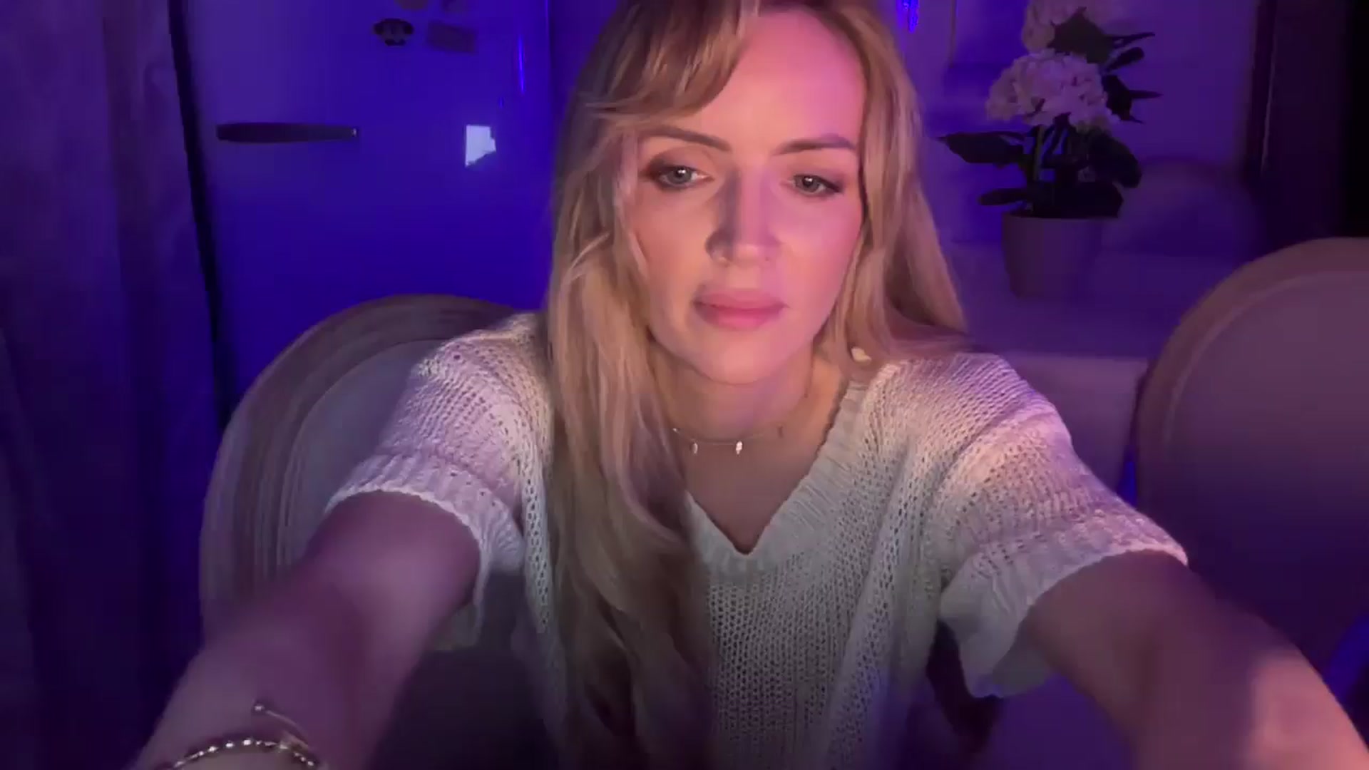 Gallery image thumbnail from Courtney's myfreecams stream on, 02/27/2026, 23:28 image 1 of 20