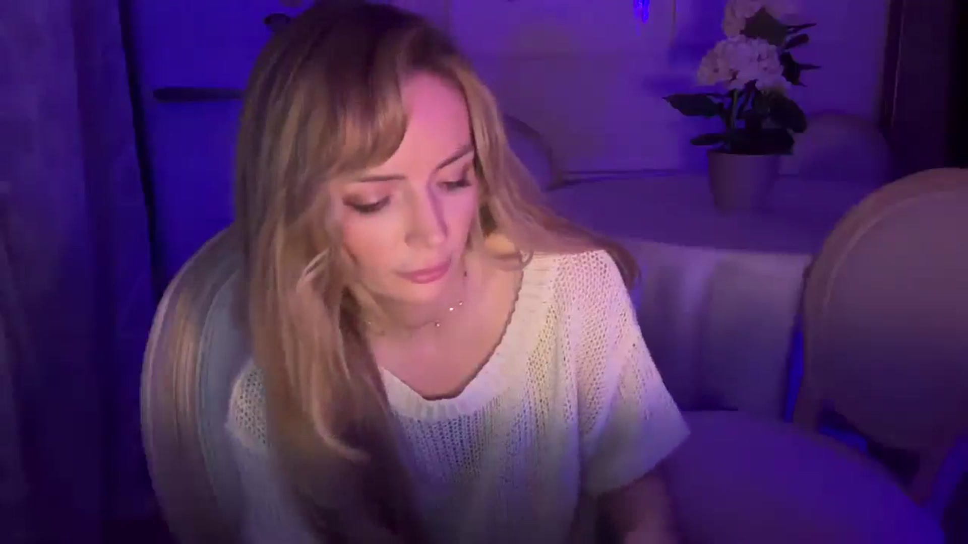 Gallery image thumbnail from Courtney's myfreecams stream on, 02/27/2026, 23:28 image 3 of 20