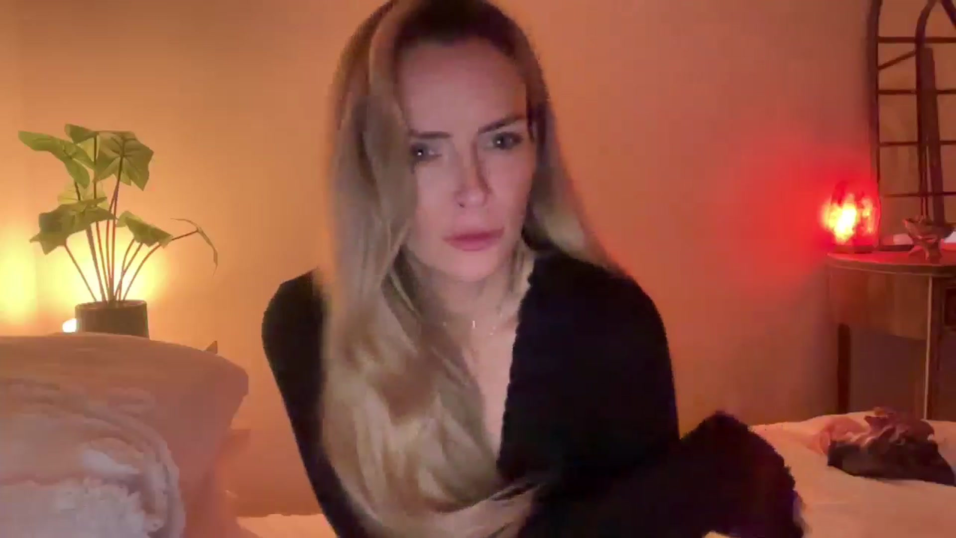 Gallery image thumbnail from Courtney's myfreecams stream on, 03/30/2026, 23:05 image 16 of 20