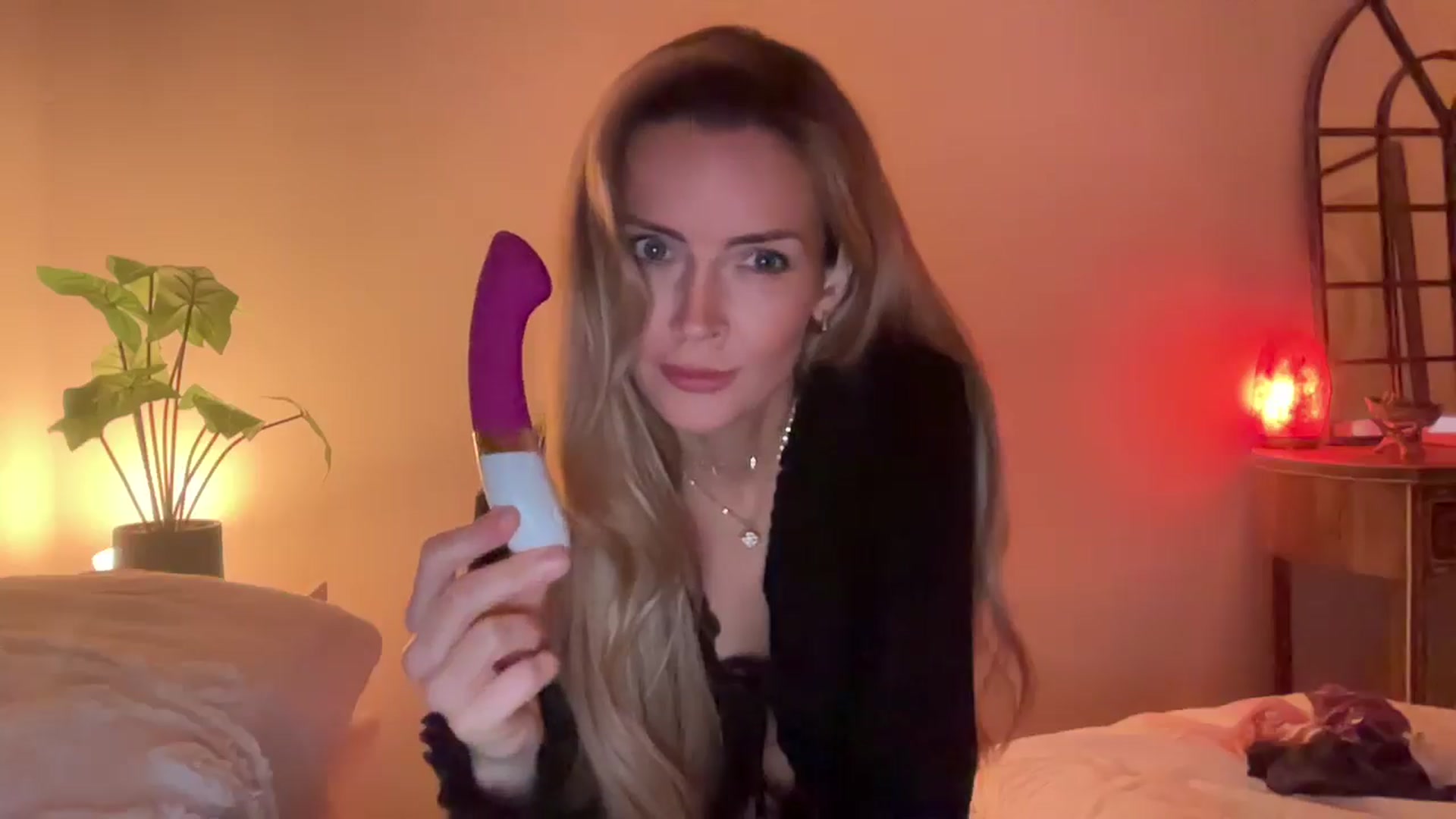 Gallery image thumbnail from Courtney's myfreecams stream on, 03/30/2026, 23:05 image 13 of 20
