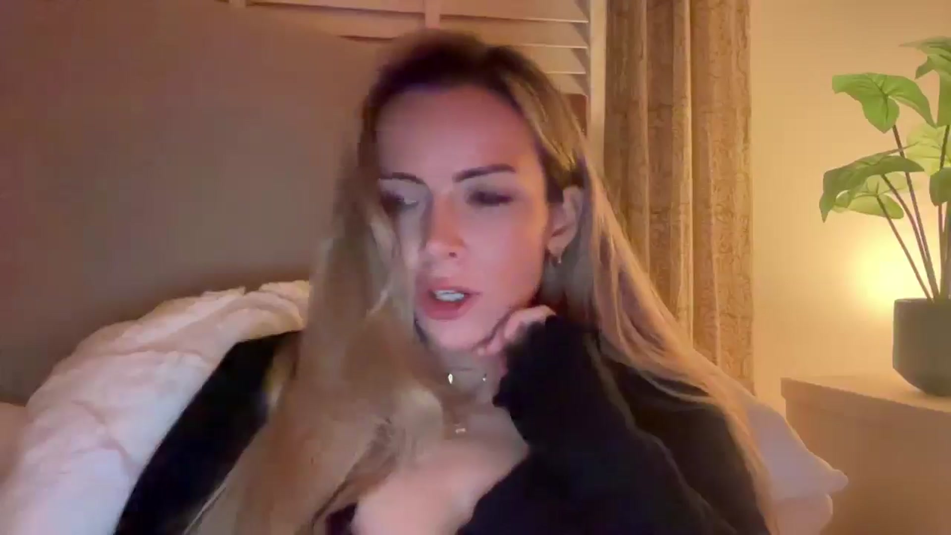 Gallery image thumbnail from Courtney's myfreecams stream on, 03/30/2026, 23:05 image 19 of 20