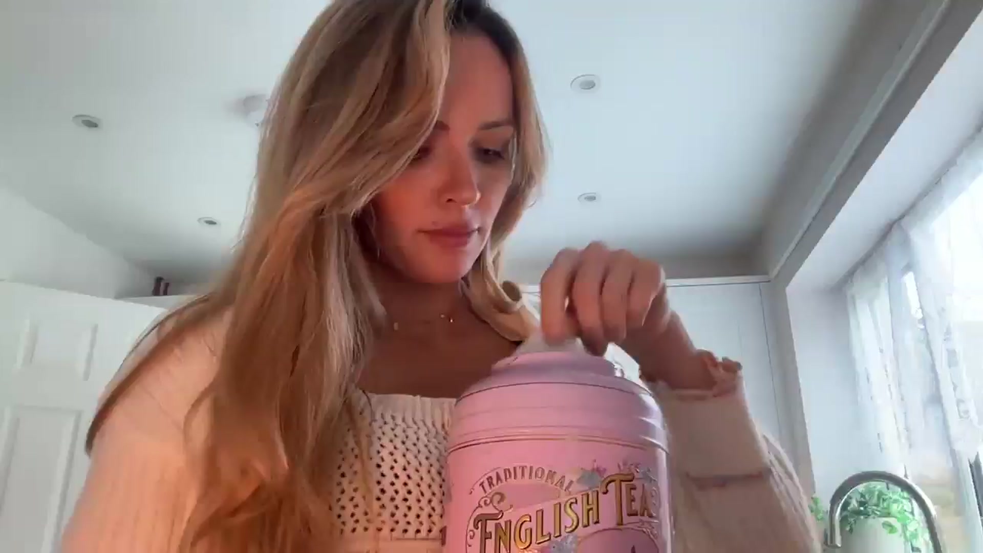 Gallery image thumbnail from Courtney's myfreecams stream on, 04/14/2026, 14:00 image 14 of 20
