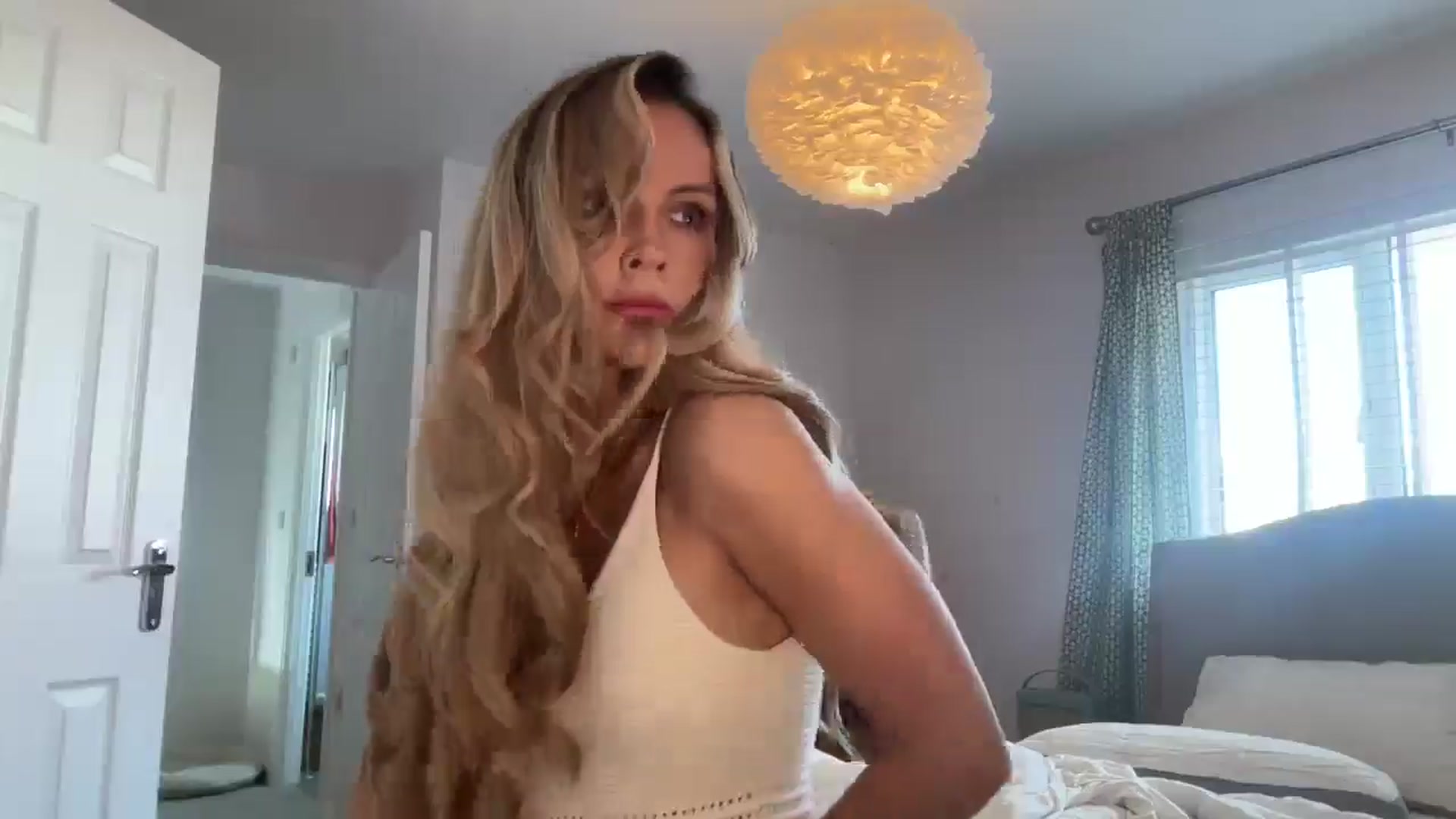 Gallery image thumbnail from Courtney's myfreecams stream on, 04/20/2026, 17:13 image 14 of 20