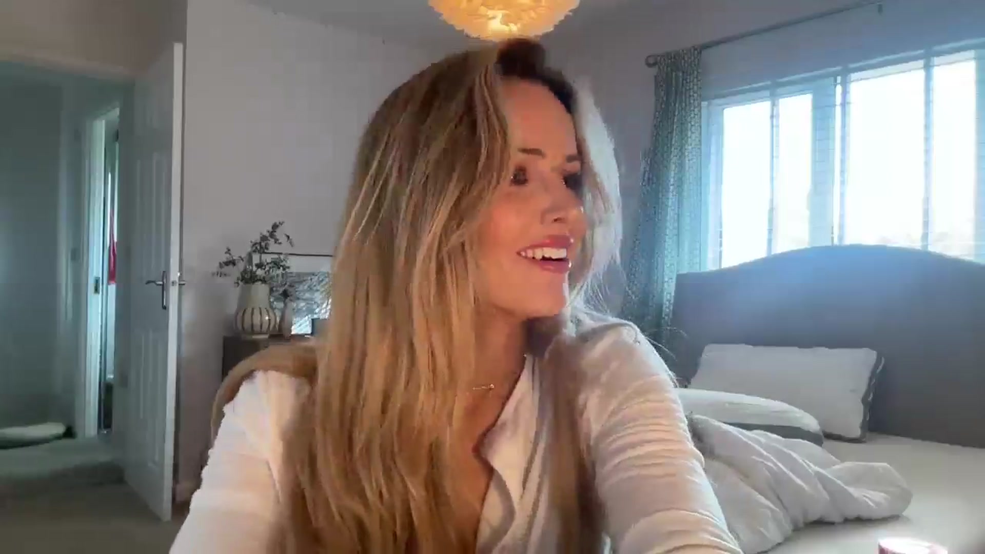 Gallery image thumbnail from Courtney's myfreecams stream on, 04/20/2026, 17:13 image 3 of 20