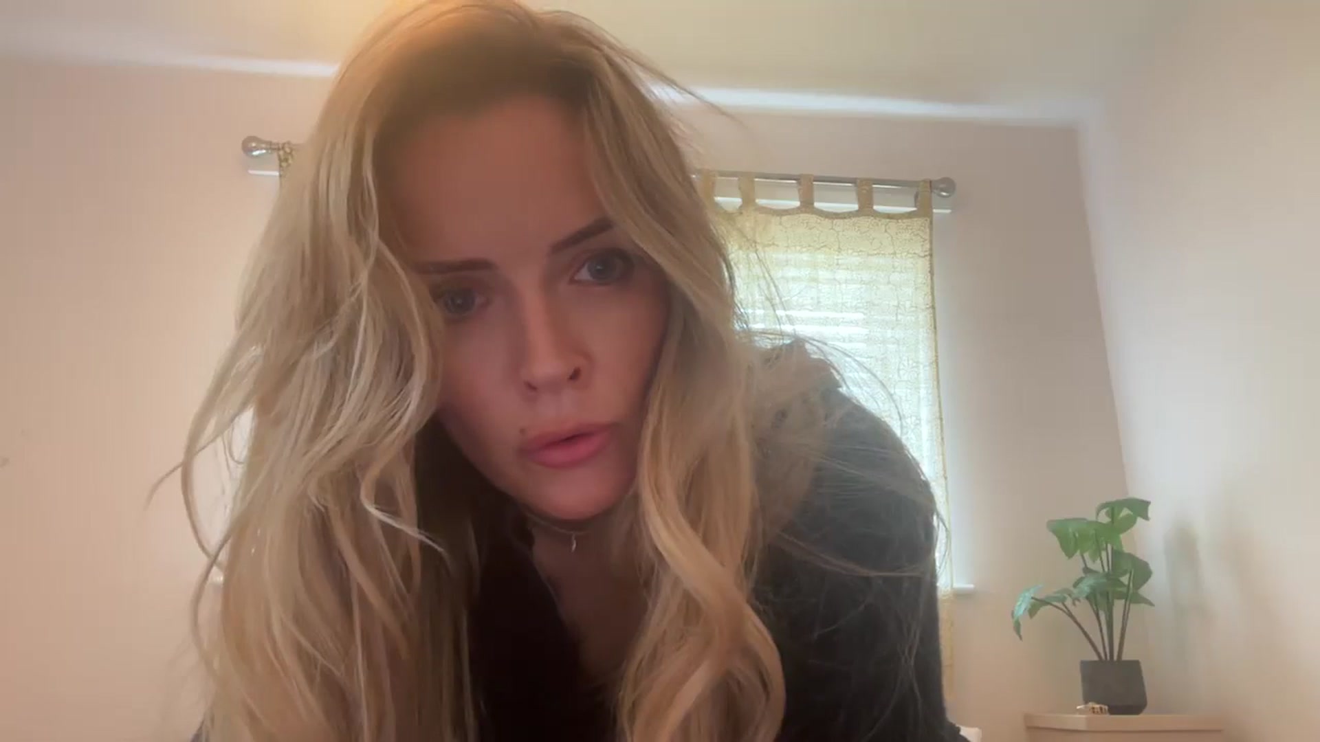 Gallery image thumbnail from Courtney's myfreecams stream on, 04/27/2026, 15:57 image 8 of 20