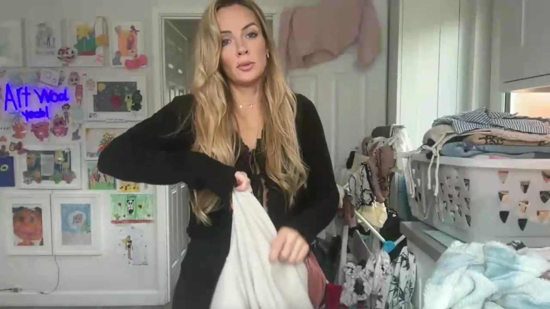 Gallery image thumbnail from Courtney's myfreecams stream on, 05/18/2026, 11:28 image 12 of 20