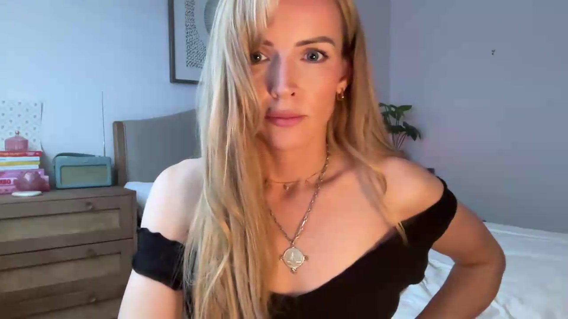 Gallery image thumbnail from Courtney's myfreecams stream on, 07/20/2026, 14:14 image 19 of 20