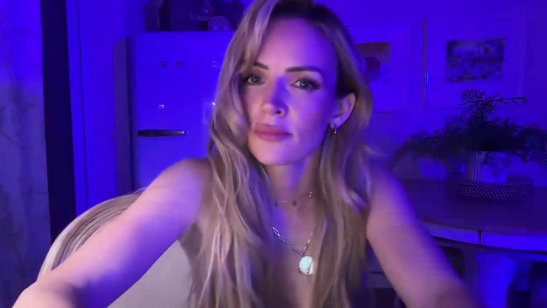 Gallery image thumbnail from Courtney's myfreecams stream on, 07/20/2026, 23:18 image 15 of 20