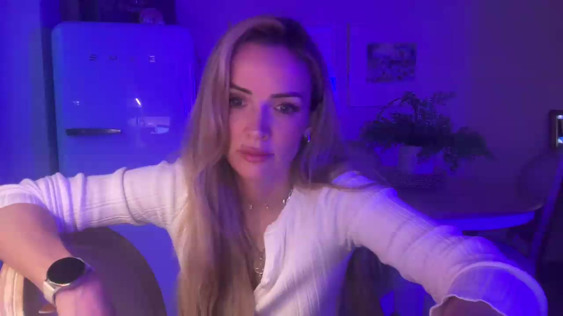 Gallery image thumbnail from Courtney's myfreecams stream on, 07/21/2026, 22:03 image 6 of 20
