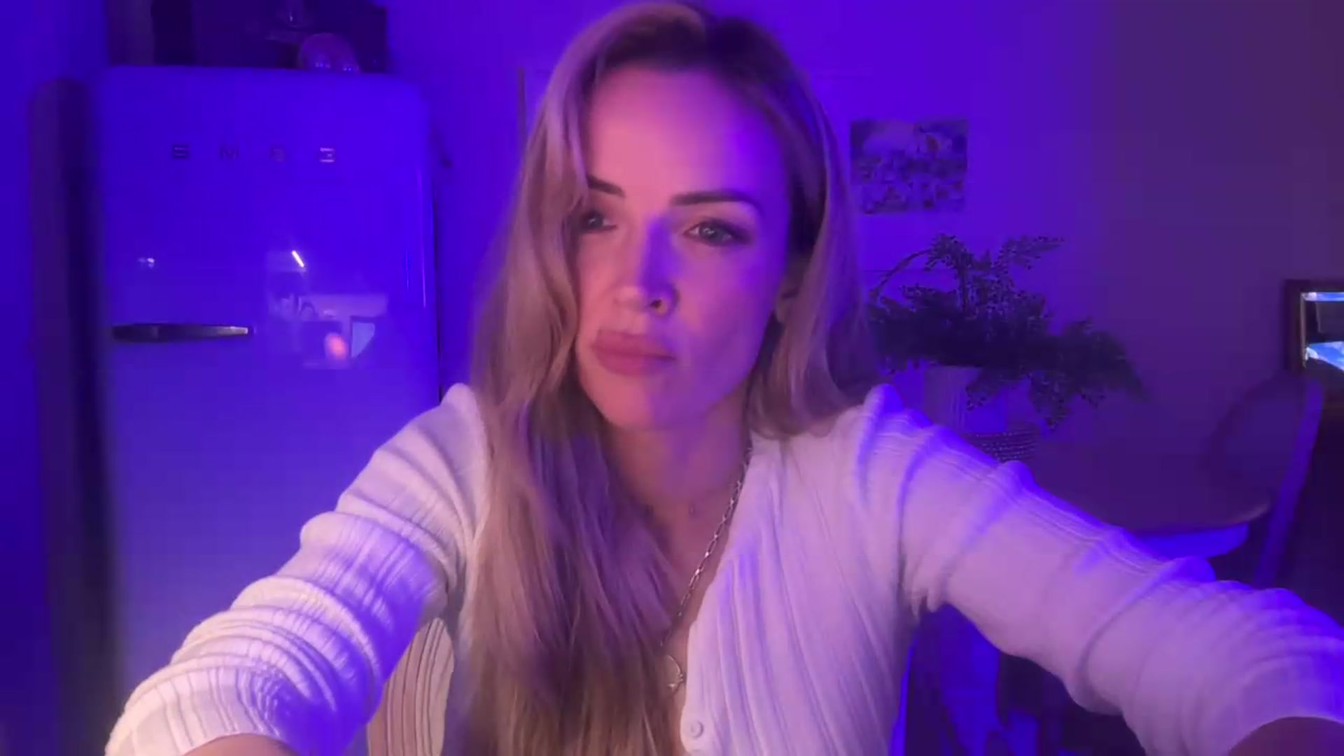 Gallery image thumbnail from Courtney's myfreecams stream on, 07/21/2026, 22:03 image 13 of 20
