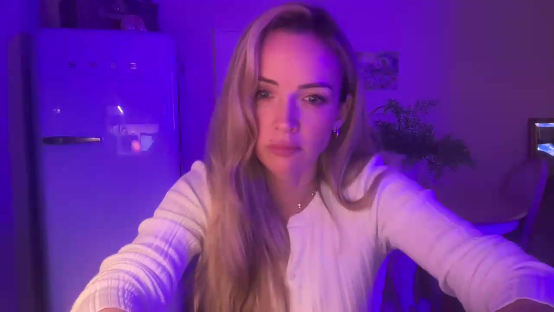 Gallery image thumbnail from Courtney's myfreecams stream on, 07/21/2026, 22:03 image 10 of 20