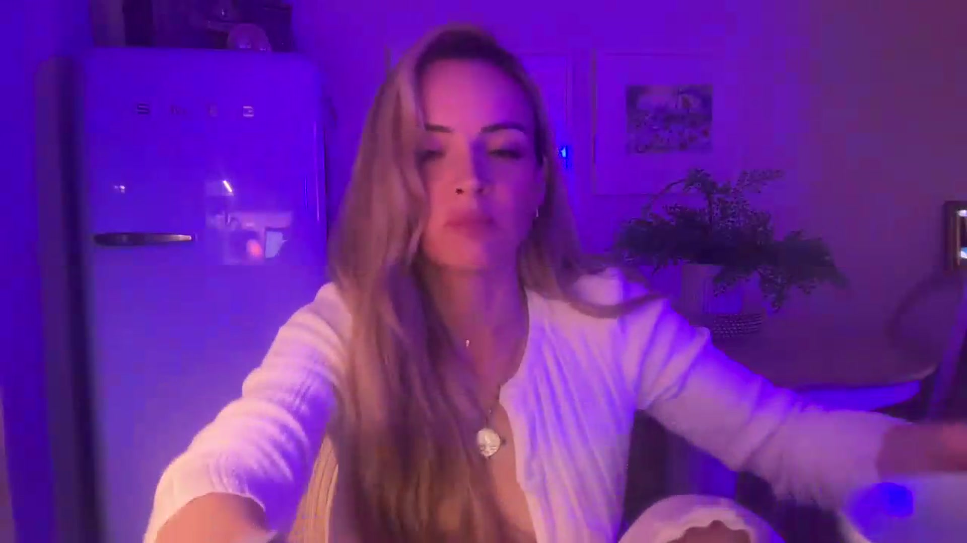 Gallery image thumbnail from Courtney's myfreecams stream on, 07/21/2026, 22:03 image 12 of 20