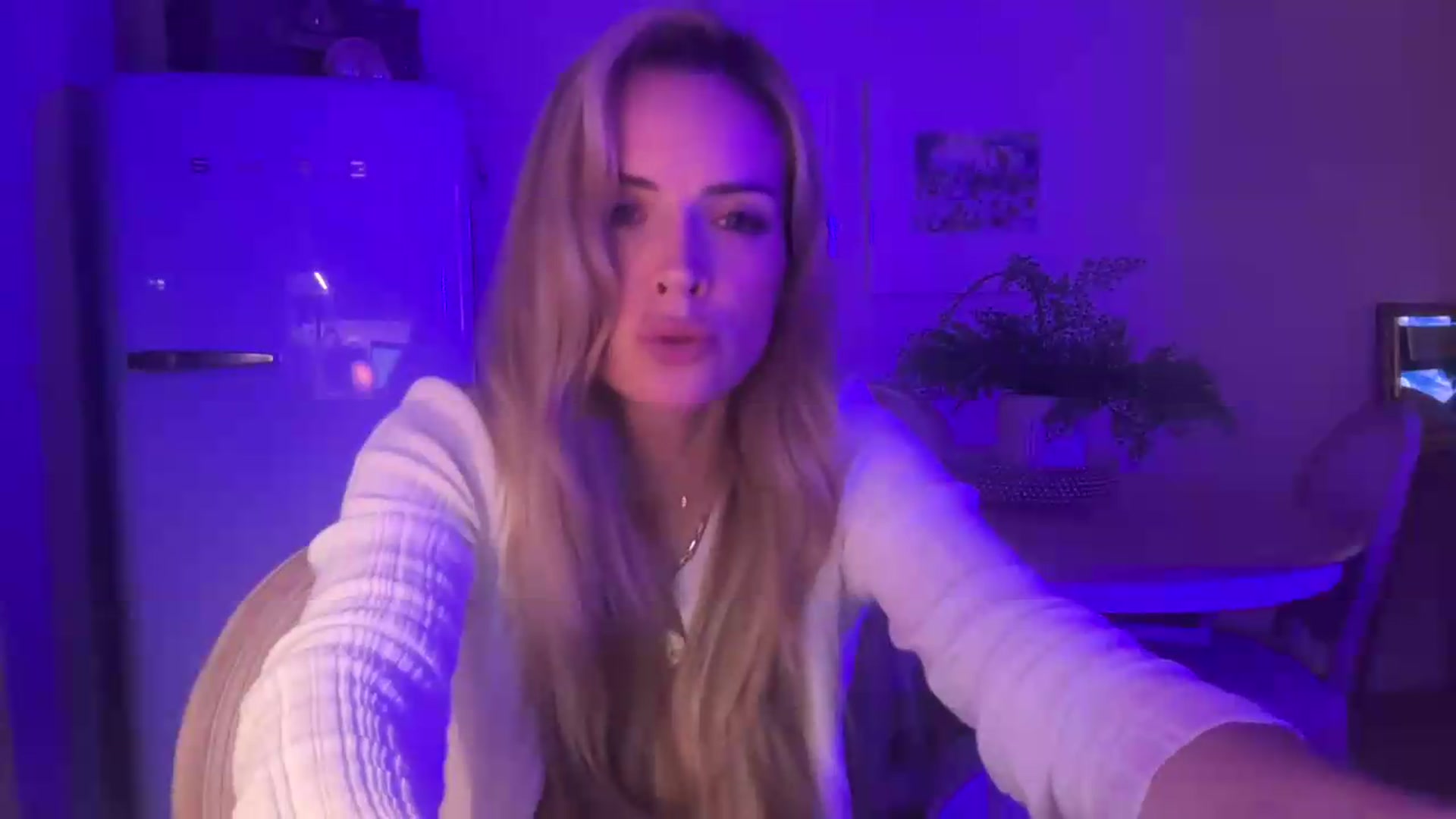 Gallery image thumbnail from Courtney's myfreecams stream on, 07/21/2026, 22:03 image 11 of 20