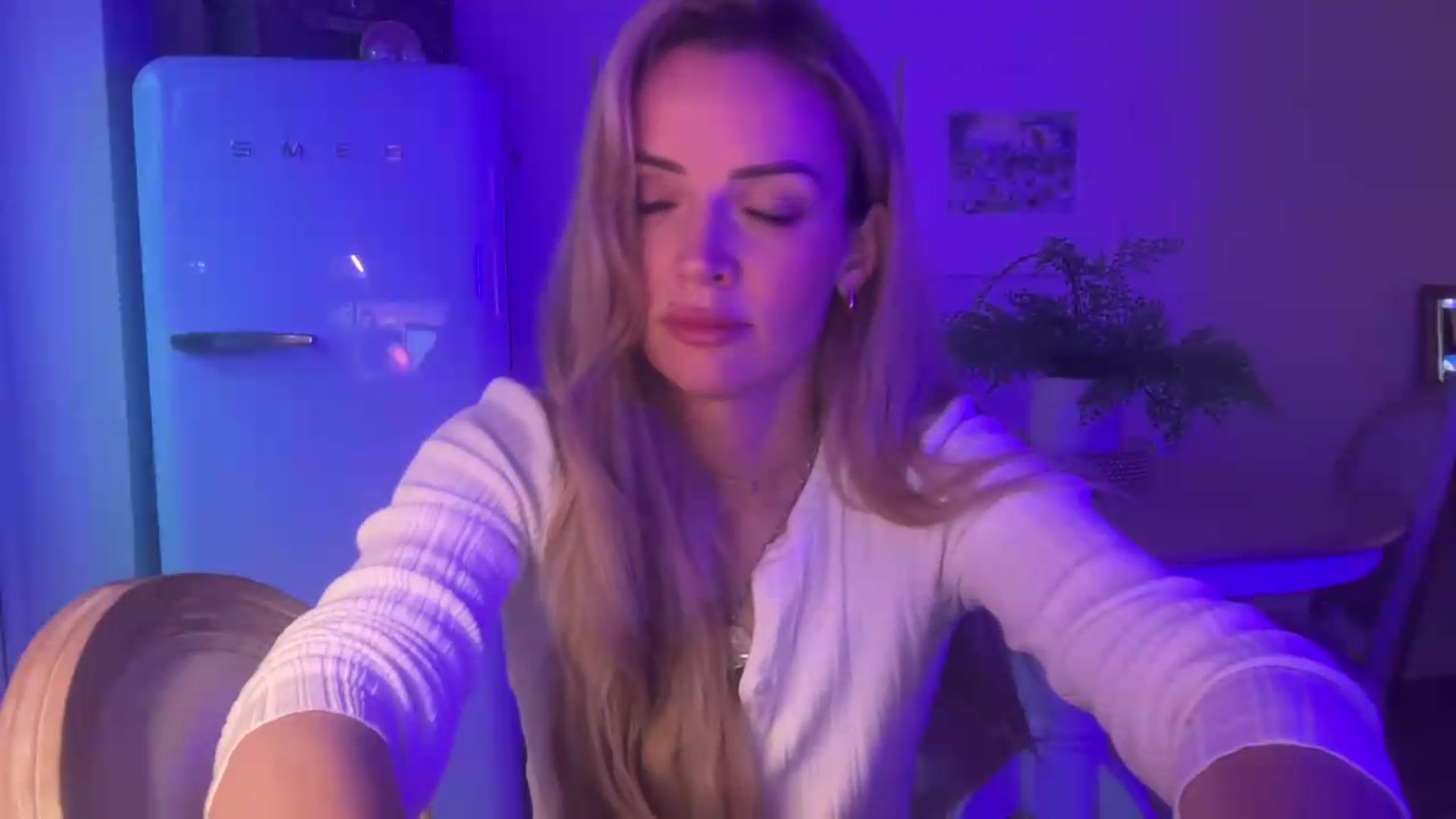 Gallery image thumbnail from Courtney's myfreecams stream on, 07/21/2026, 22:03 image 4 of 20
