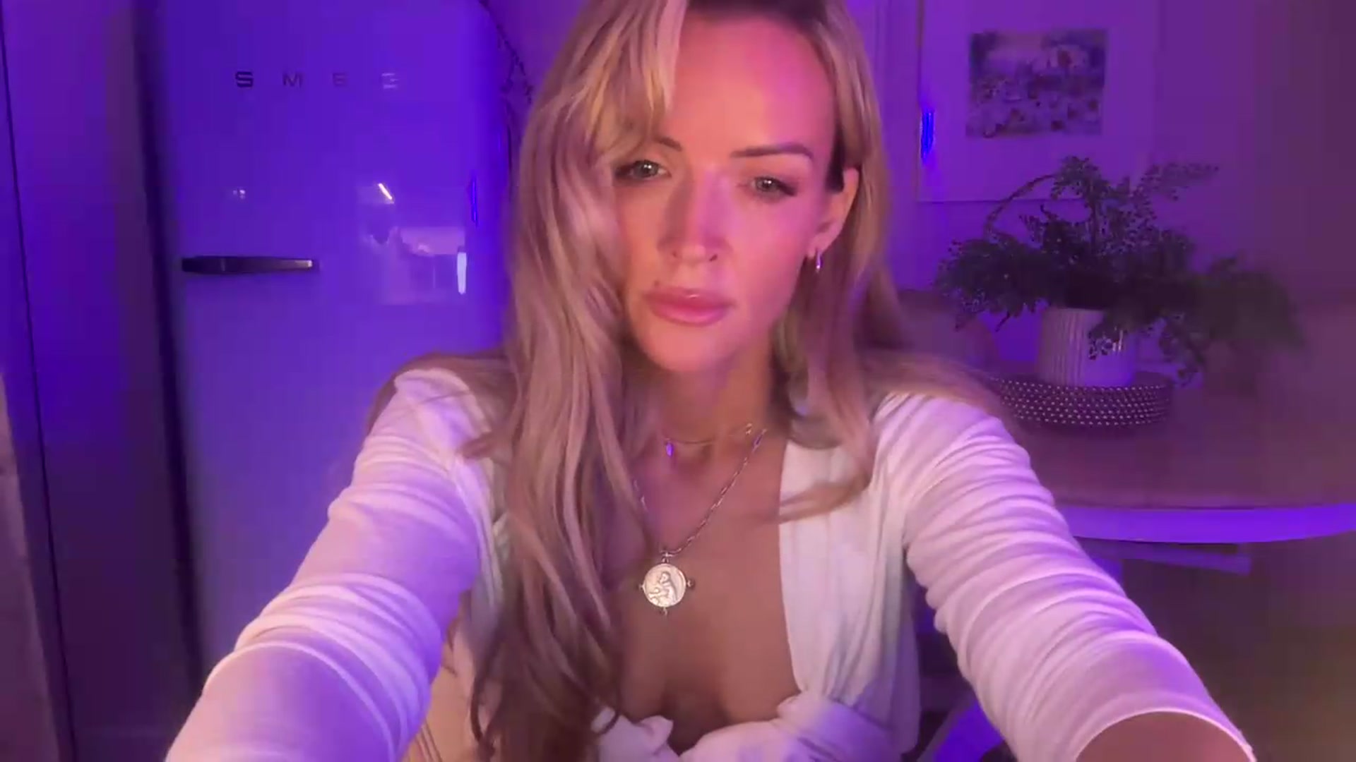 Gallery image thumbnail from Courtney's myfreecams stream on, 07/22/2026, 22:01 image 8 of 20