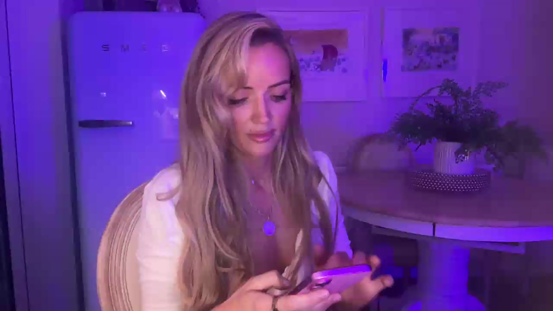 Gallery image thumbnail from Courtney's myfreecams stream on, 07/22/2026, 22:01 image 4 of 20