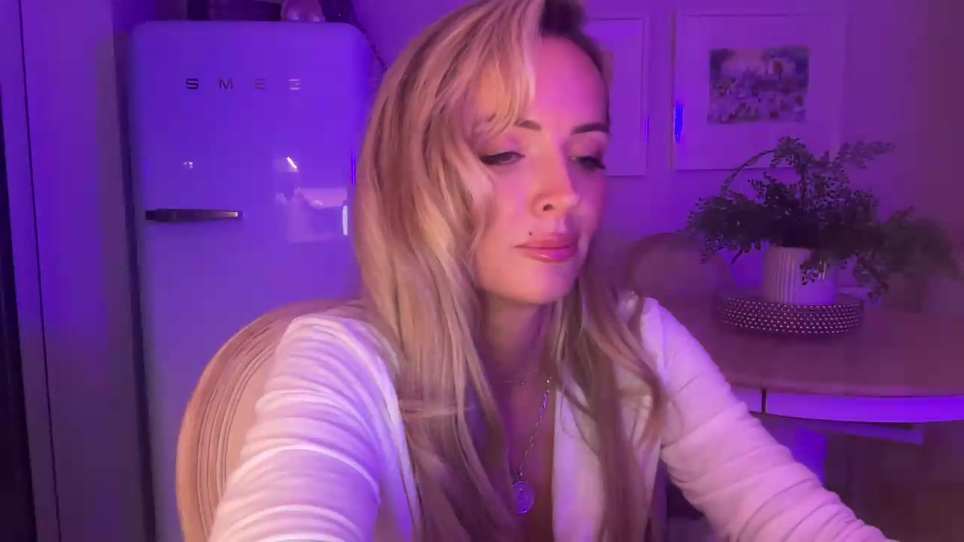Gallery image thumbnail from Courtney's myfreecams stream on, 07/22/2026, 22:01 image 5 of 20