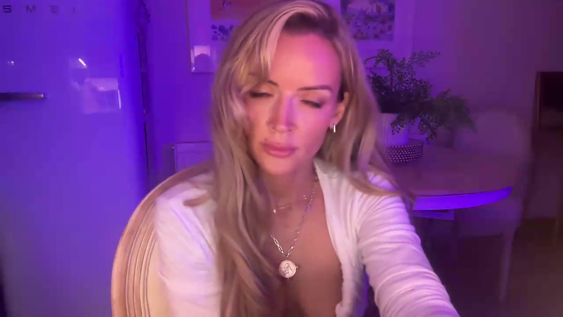 Gallery image thumbnail from Courtney's myfreecams stream on, 07/22/2026, 22:01 image 15 of 20