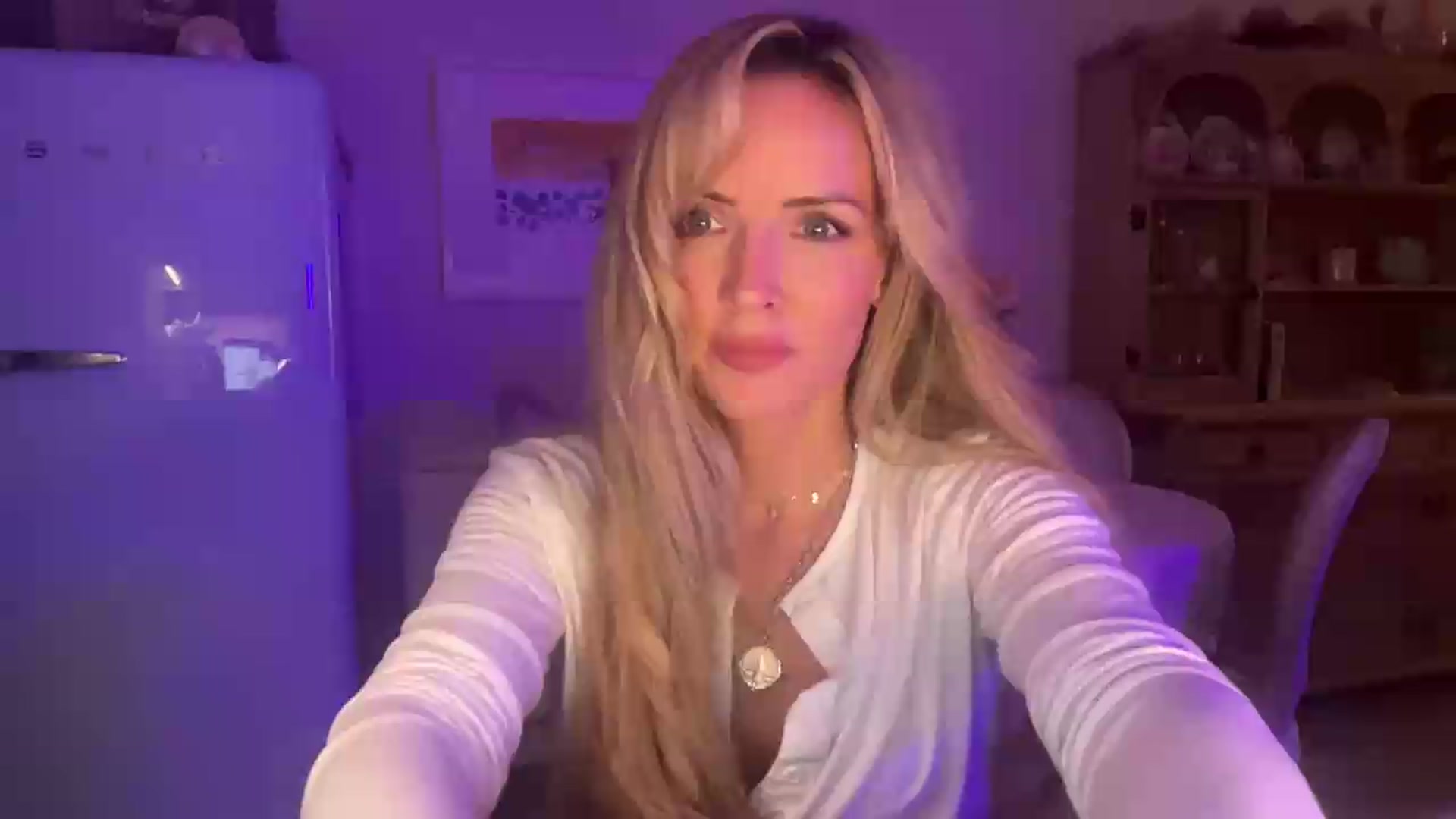 Gallery image thumbnail from Courtney's myfreecams stream on, 08/01/2026, 21:45 image 10 of 20
