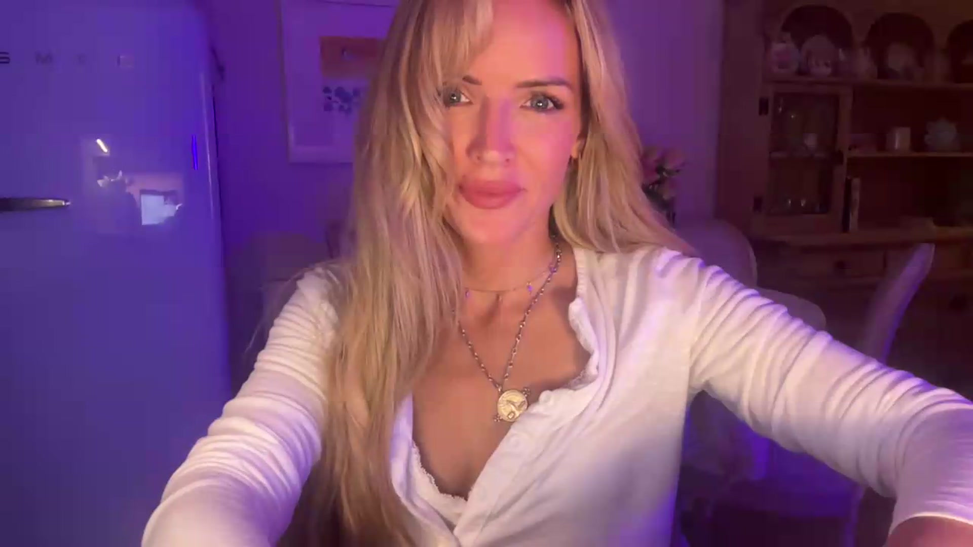Gallery image thumbnail from Courtney's myfreecams stream on, 08/01/2026, 21:45 image 9 of 20