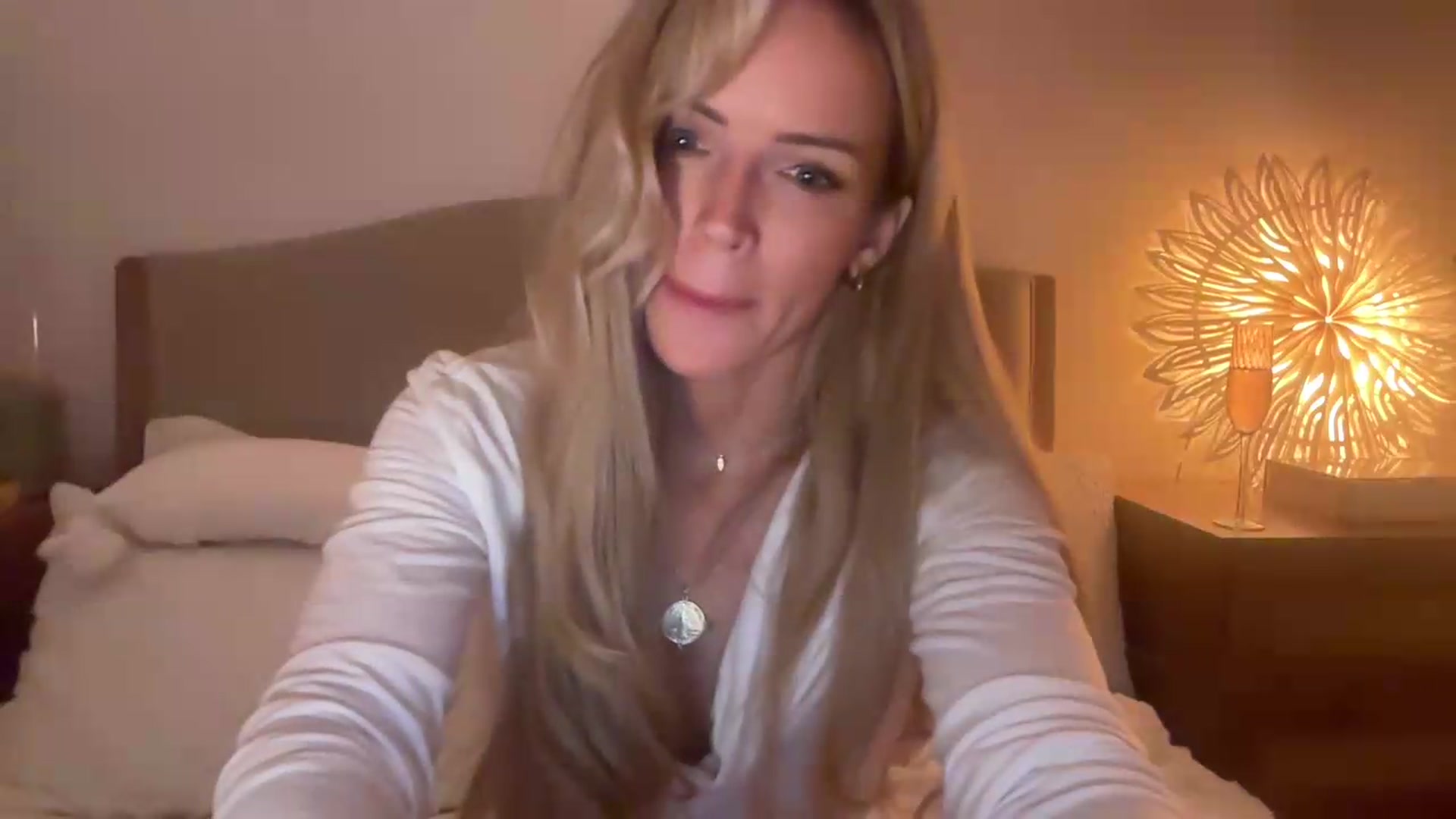 Gallery image thumbnail from Courtney's myfreecams stream on, 08/01/2026, 23:02 image 13 of 20