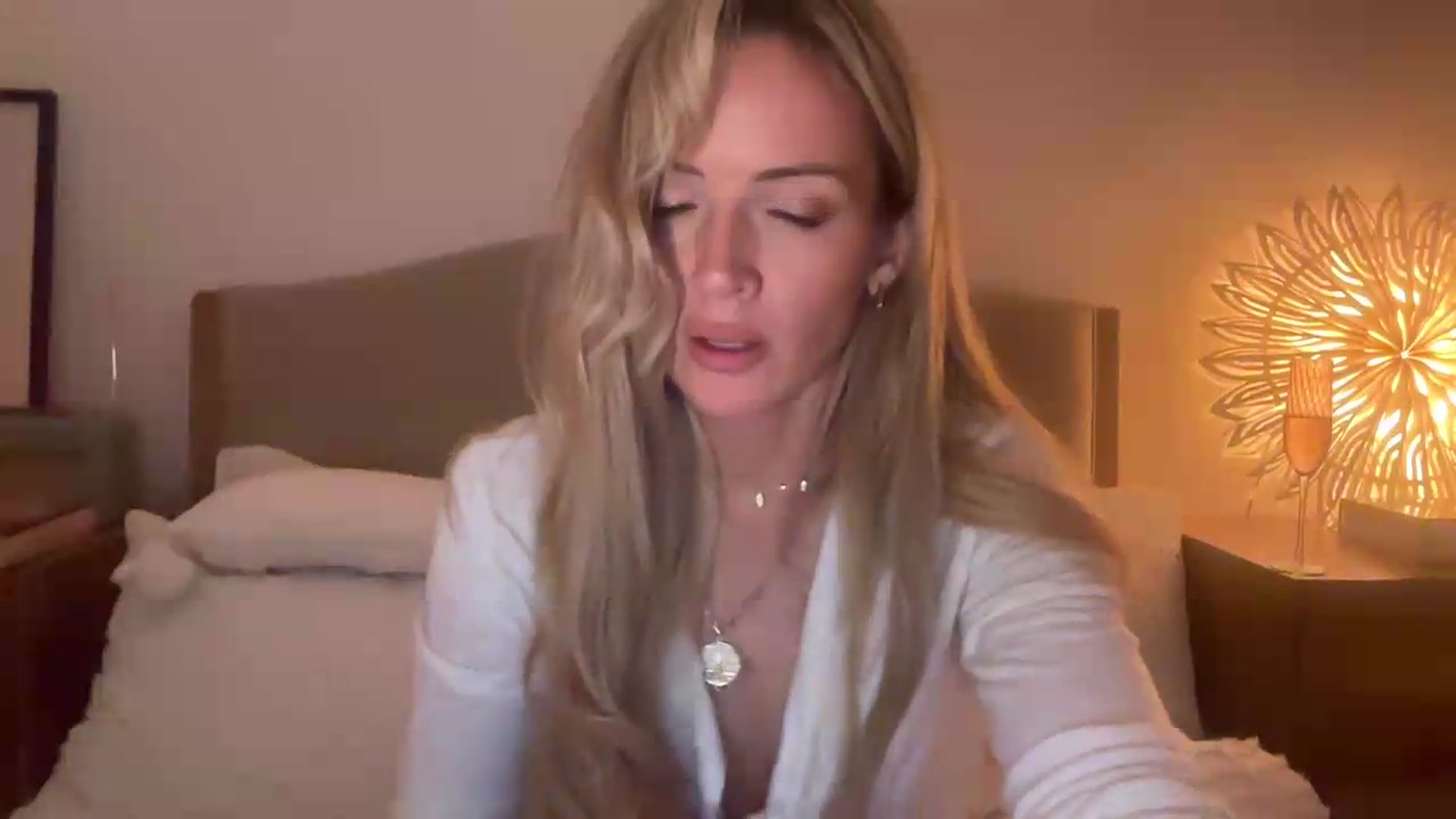 Gallery image thumbnail from Courtney's myfreecams stream on, 08/01/2026, 23:02 image 16 of 20