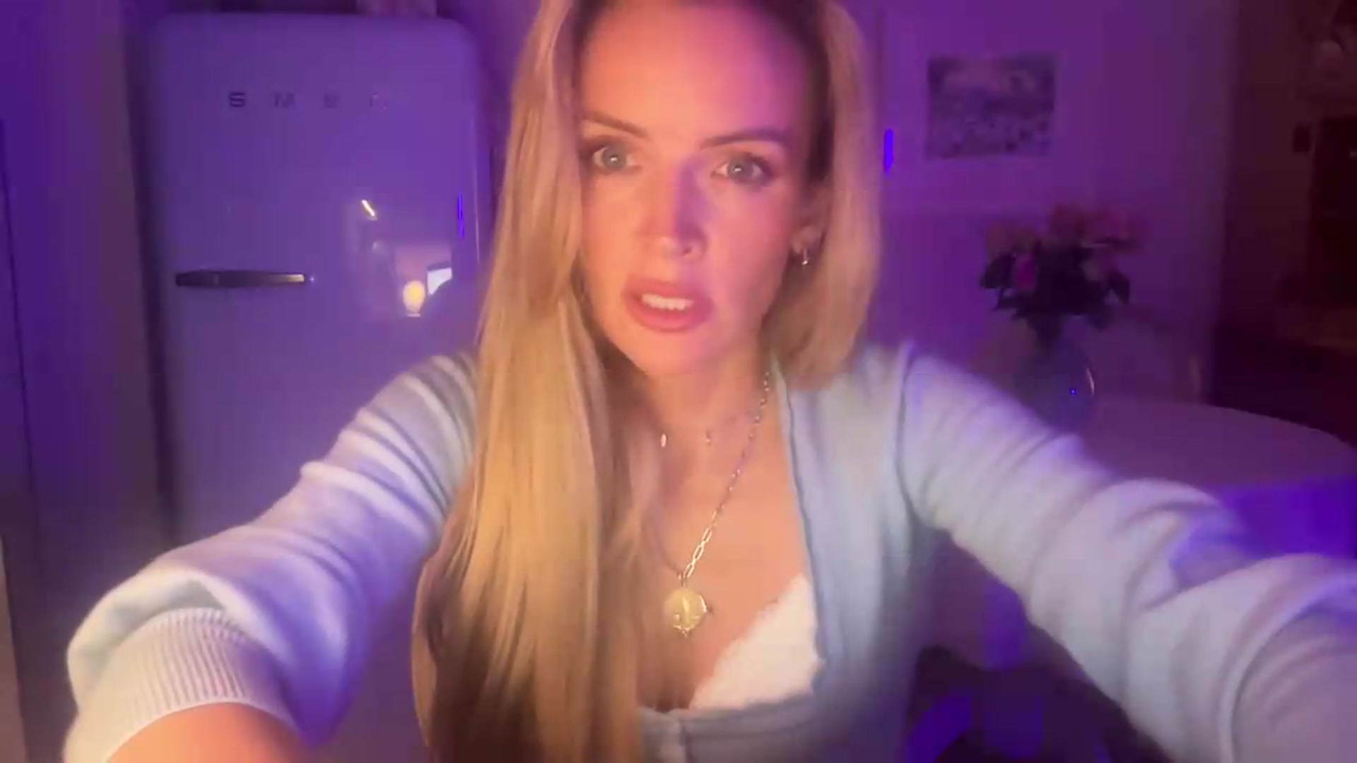Gallery image thumbnail from Courtney's myfreecams stream on, 08/03/2026, 22:16 image 2 of 20