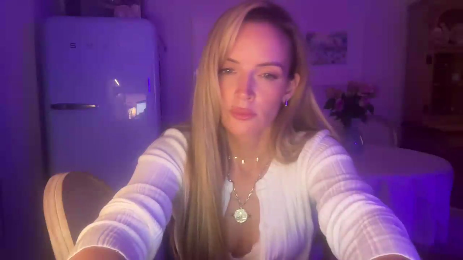 Gallery image thumbnail from Courtney's myfreecams stream on, 08/03/2026, 22:16 image 17 of 20