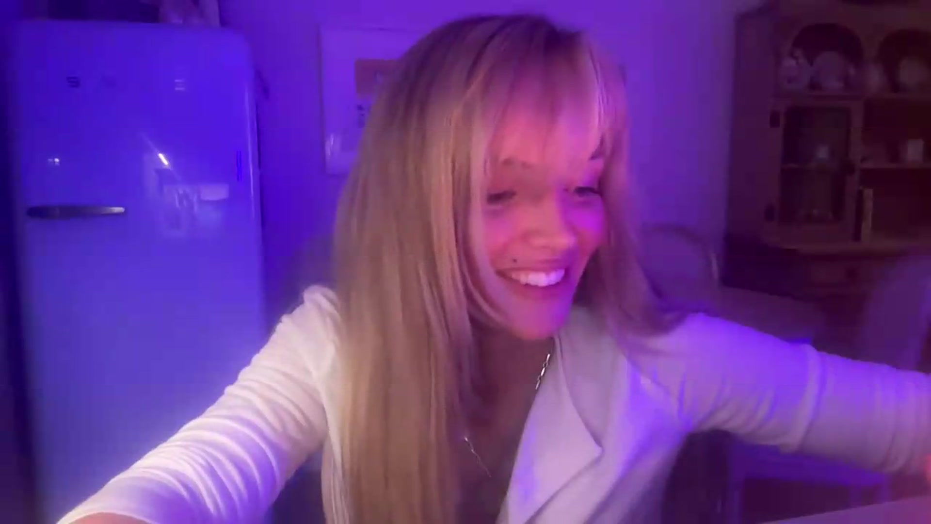 Gallery image thumbnail from Courtney's myfreecams stream on, 08/04/2026, 23:10 image 16 of 20