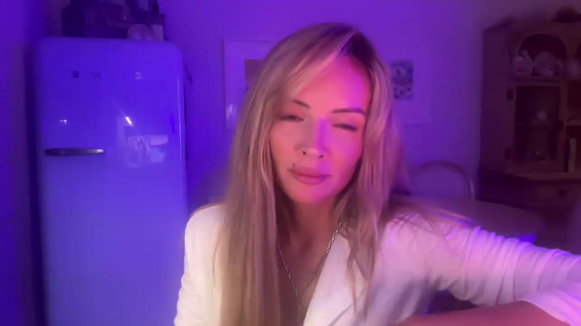 Gallery image thumbnail from Courtney's myfreecams stream on, 08/04/2026, 23:10 image 4 of 20