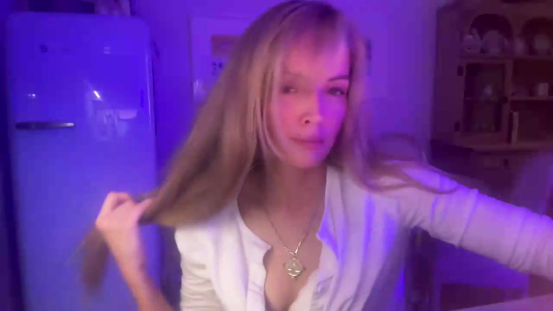 Gallery image thumbnail from Courtney's myfreecams stream on, 08/04/2026, 23:10 image 14 of 20