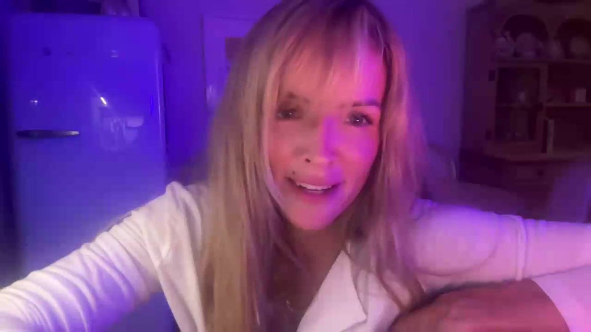 Gallery image thumbnail from Courtney's myfreecams stream on, 08/04/2026, 23:10 image 17 of 20