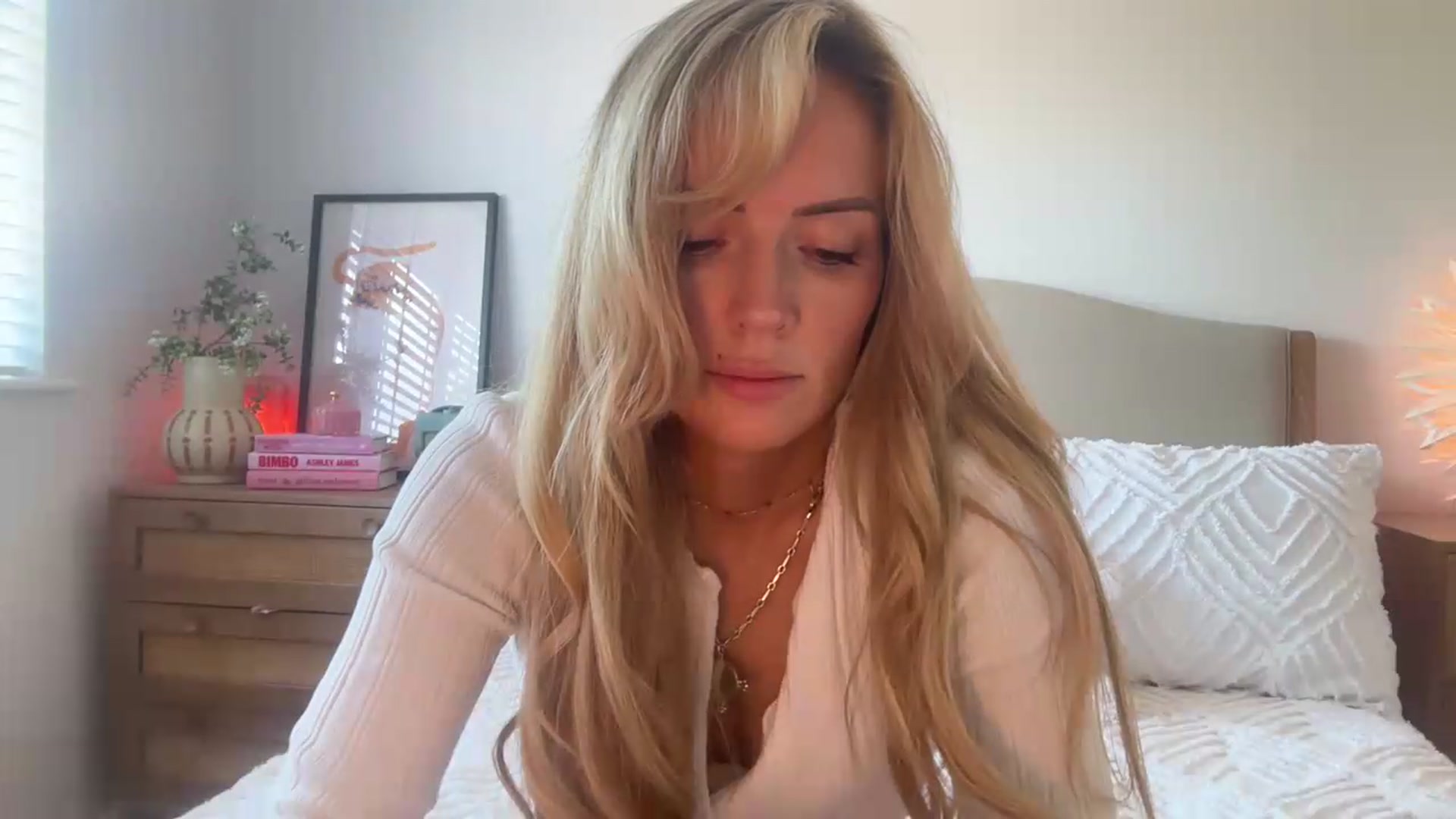 Gallery image thumbnail from Courtney's myfreecams stream on, 08/05/2026, 16:09 image 17 of 20