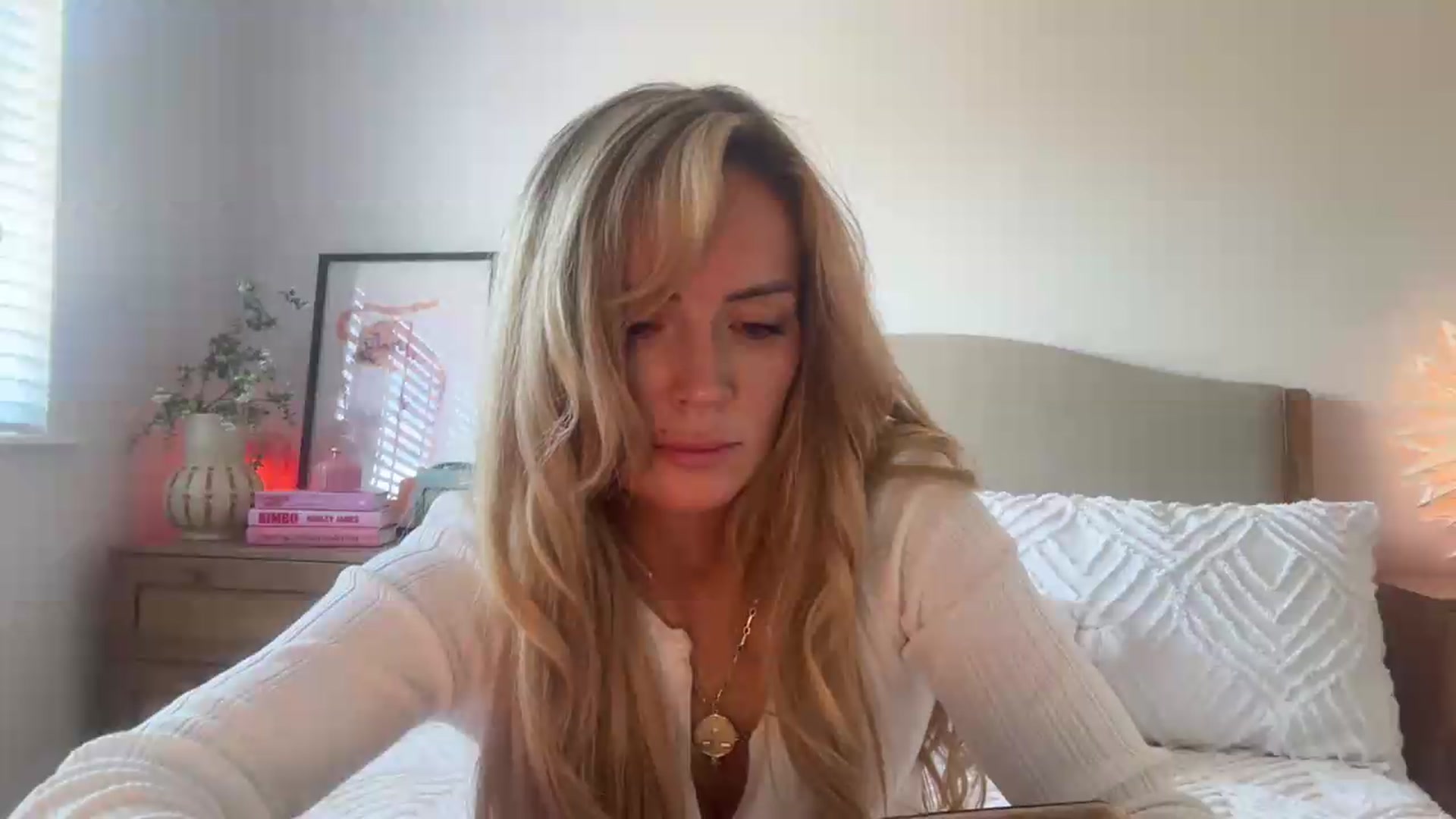 Gallery image thumbnail from Courtney's myfreecams stream on, 08/05/2026, 16:09 image 7 of 20