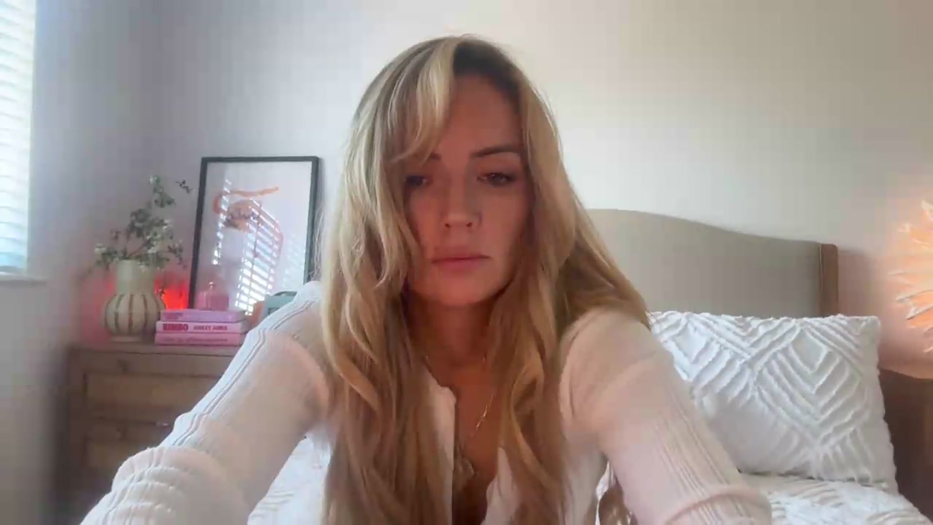Gallery image thumbnail from Courtney's myfreecams stream on, 08/05/2026, 16:09 image 4 of 20