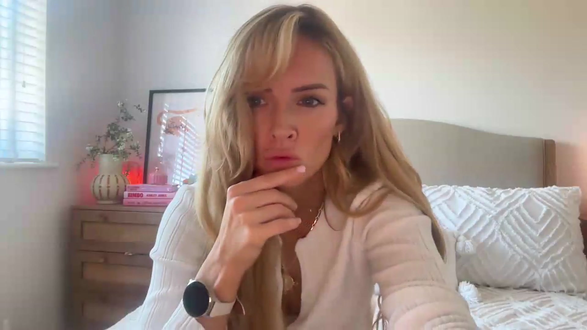 Gallery image thumbnail from Courtney's myfreecams stream on, 08/05/2026, 16:49 image 5 of 20