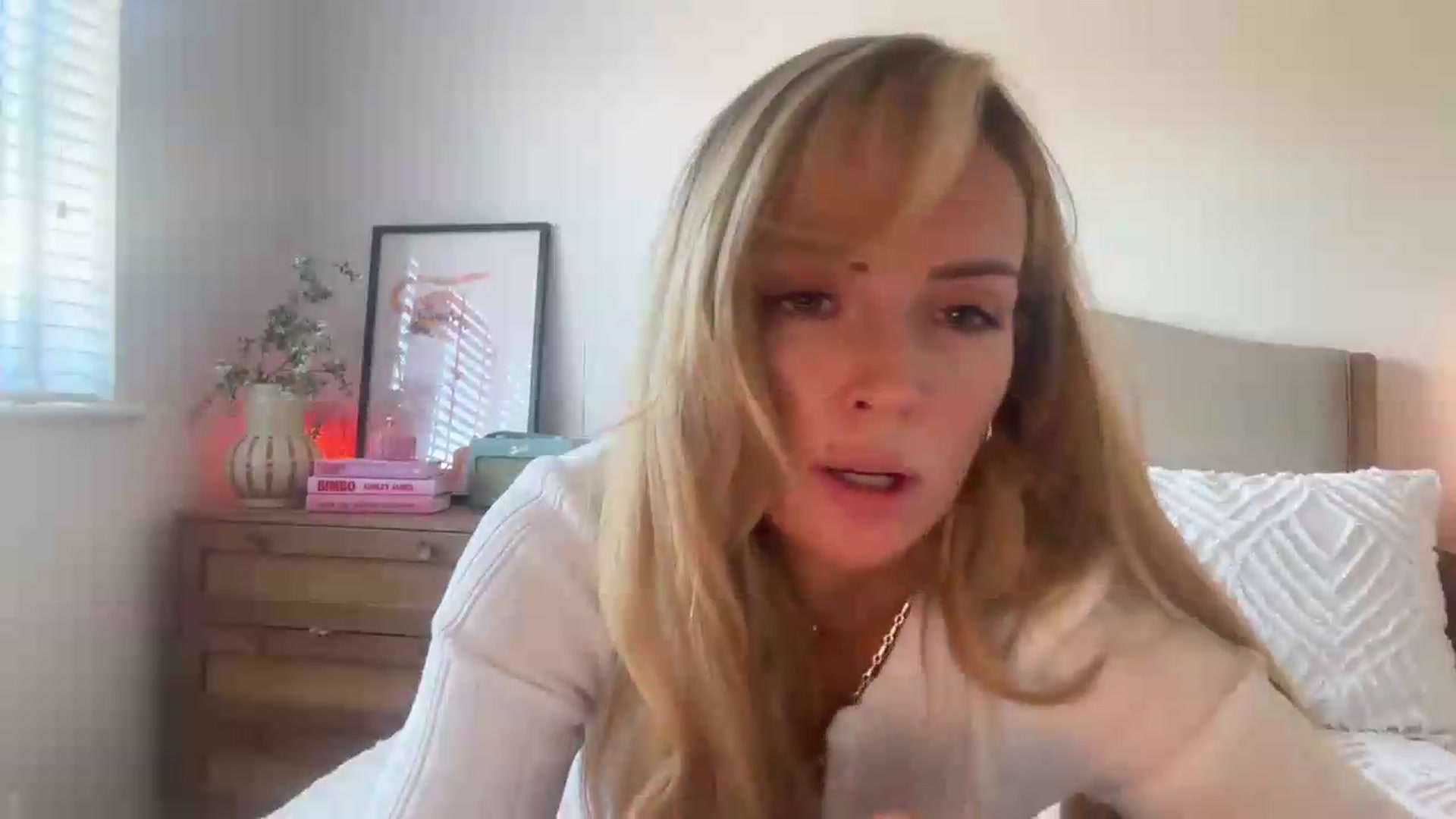 Gallery image thumbnail from Courtney's myfreecams stream on, 08/05/2026, 16:49 image 14 of 20