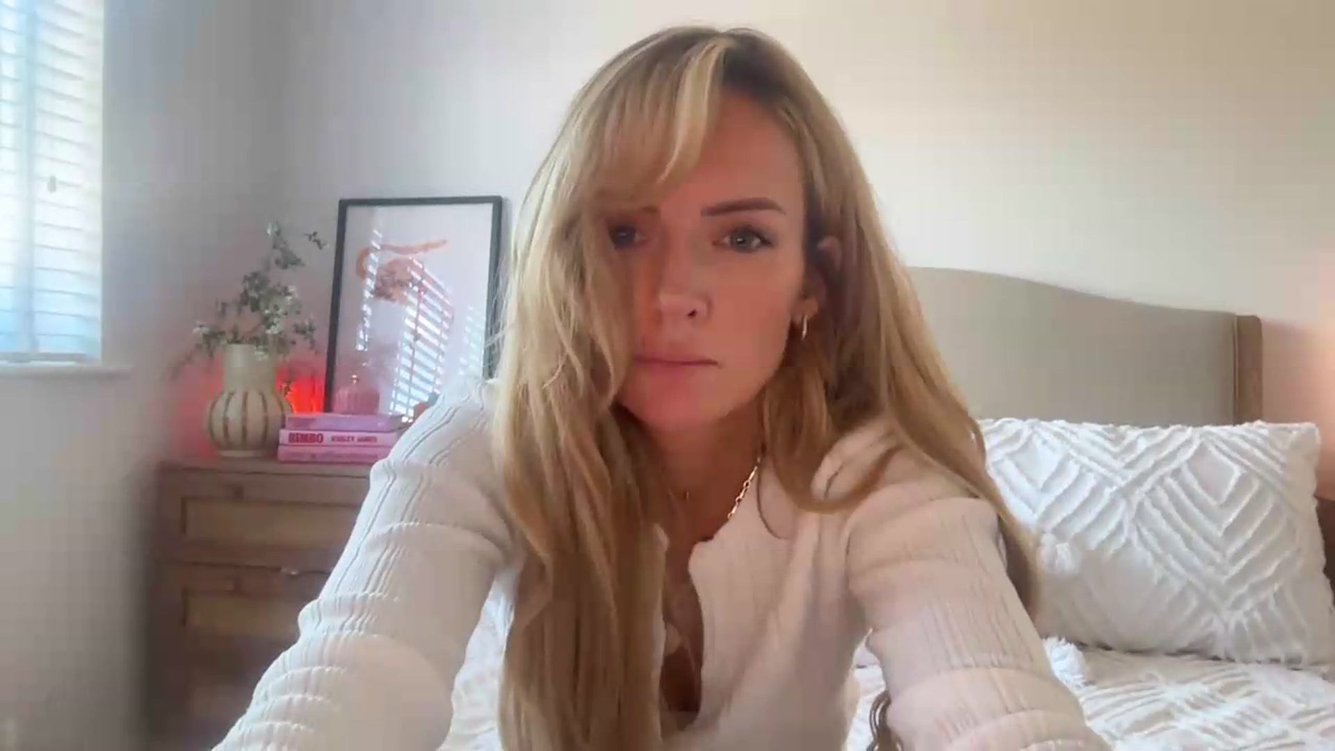 Gallery image thumbnail from Courtney's myfreecams stream on, 08/05/2026, 16:49 image 9 of 20